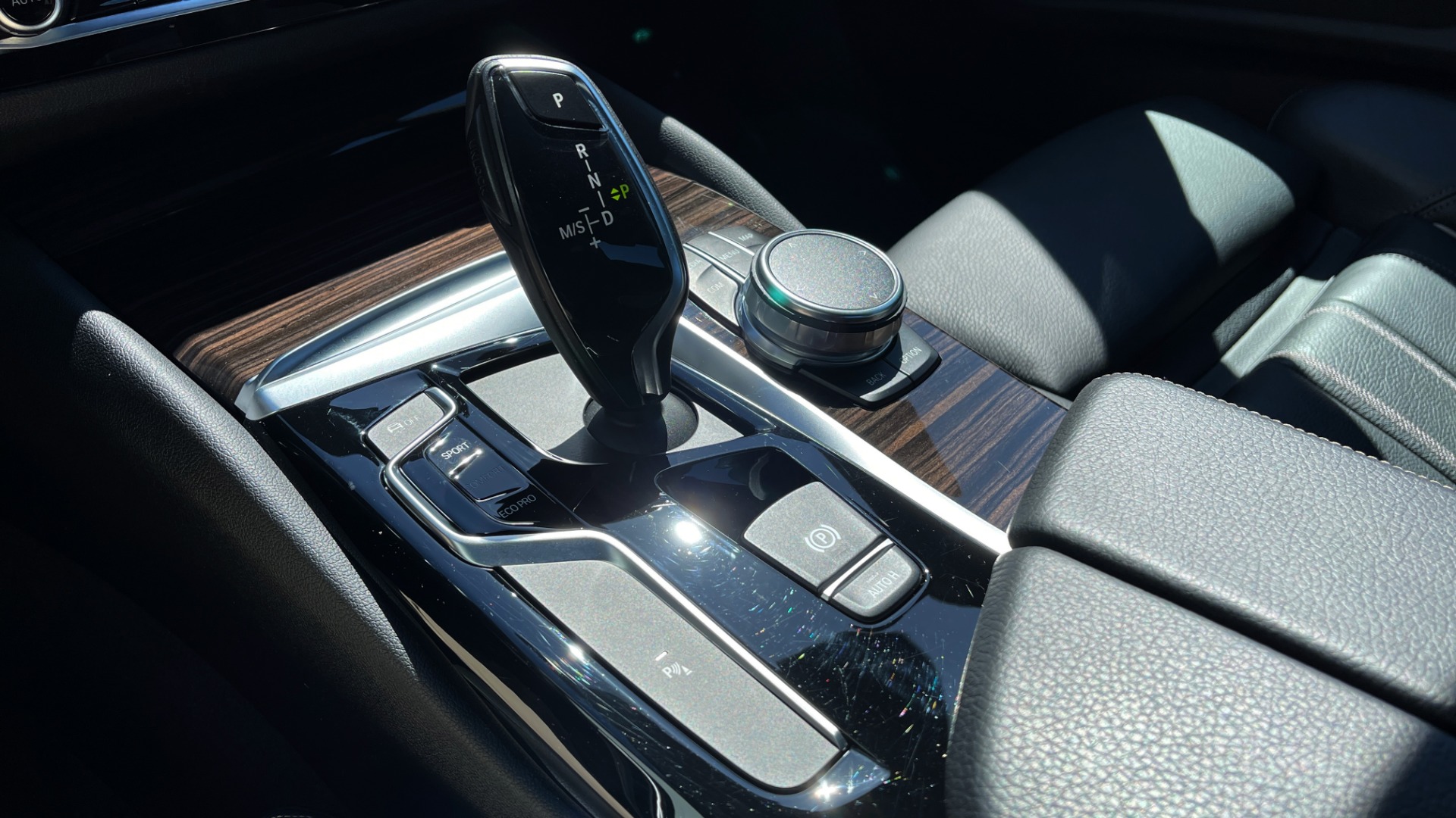 Used 2018 BMW 5 SERIES 540I XDRIVE PREMIUM / NAV / PARK ASST / WIRELESS CHARGING H/K SND for sale Sold at Formula Imports in Charlotte NC 28227 60