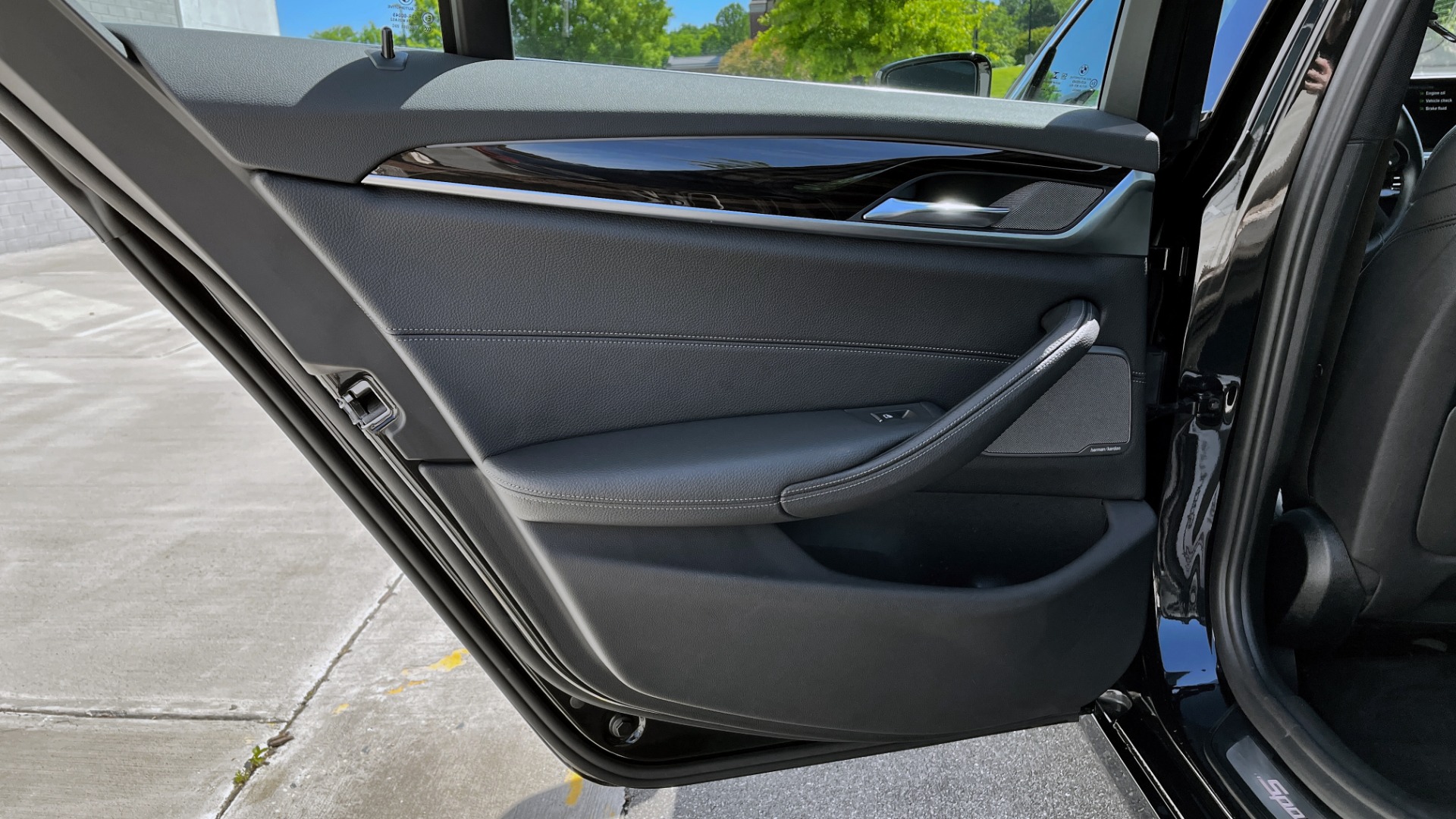 Used 2018 BMW 5 SERIES 540I XDRIVE PREMIUM / NAV / PARK ASST / WIRELESS CHARGING H/K SND for sale Sold at Formula Imports in Charlotte NC 28227 63