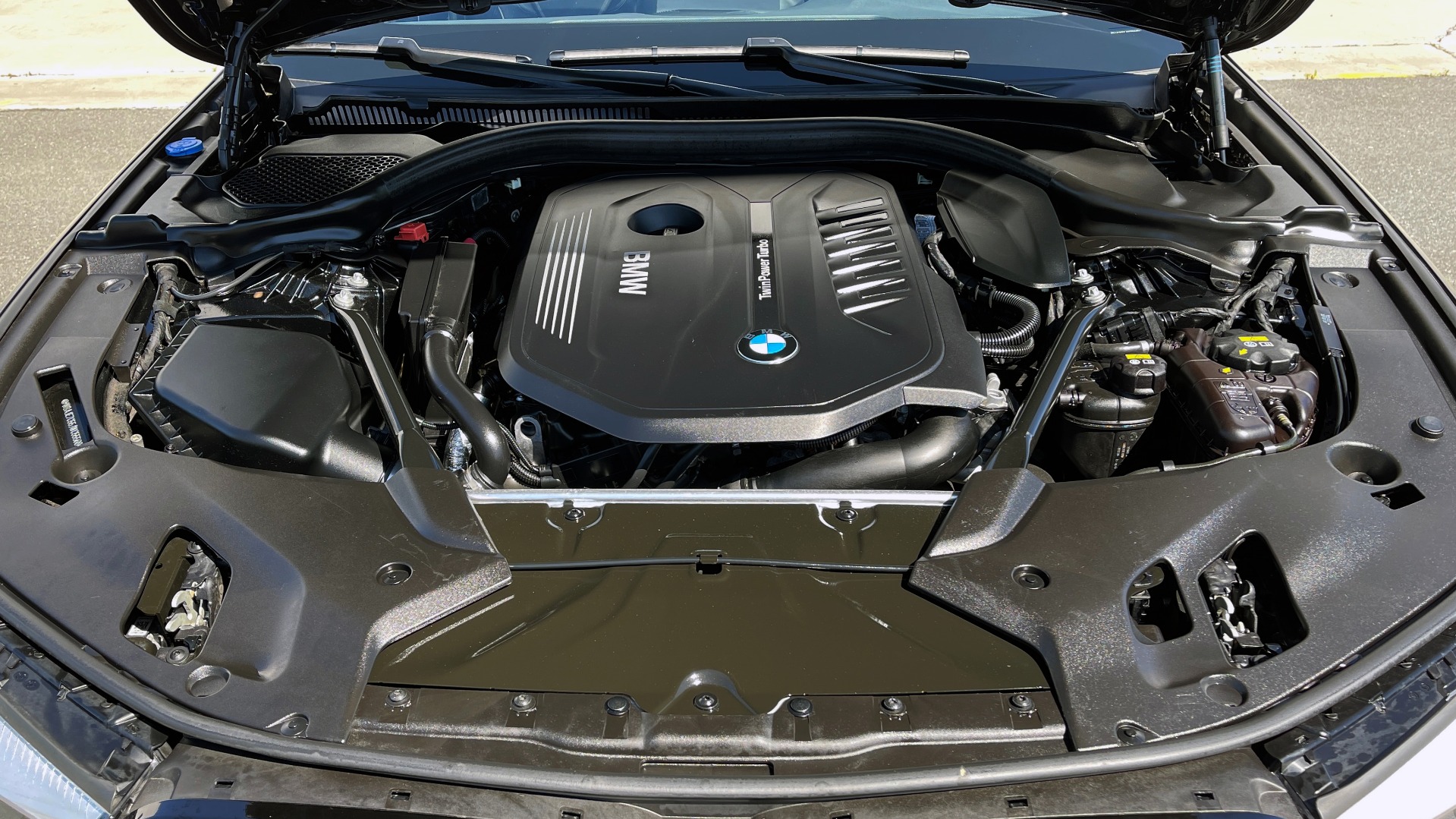 Used 2018 BMW 5 SERIES 540I XDRIVE PREMIUM / NAV / PARK ASST / WIRELESS CHARGING H/K SND for sale Sold at Formula Imports in Charlotte NC 28227 9