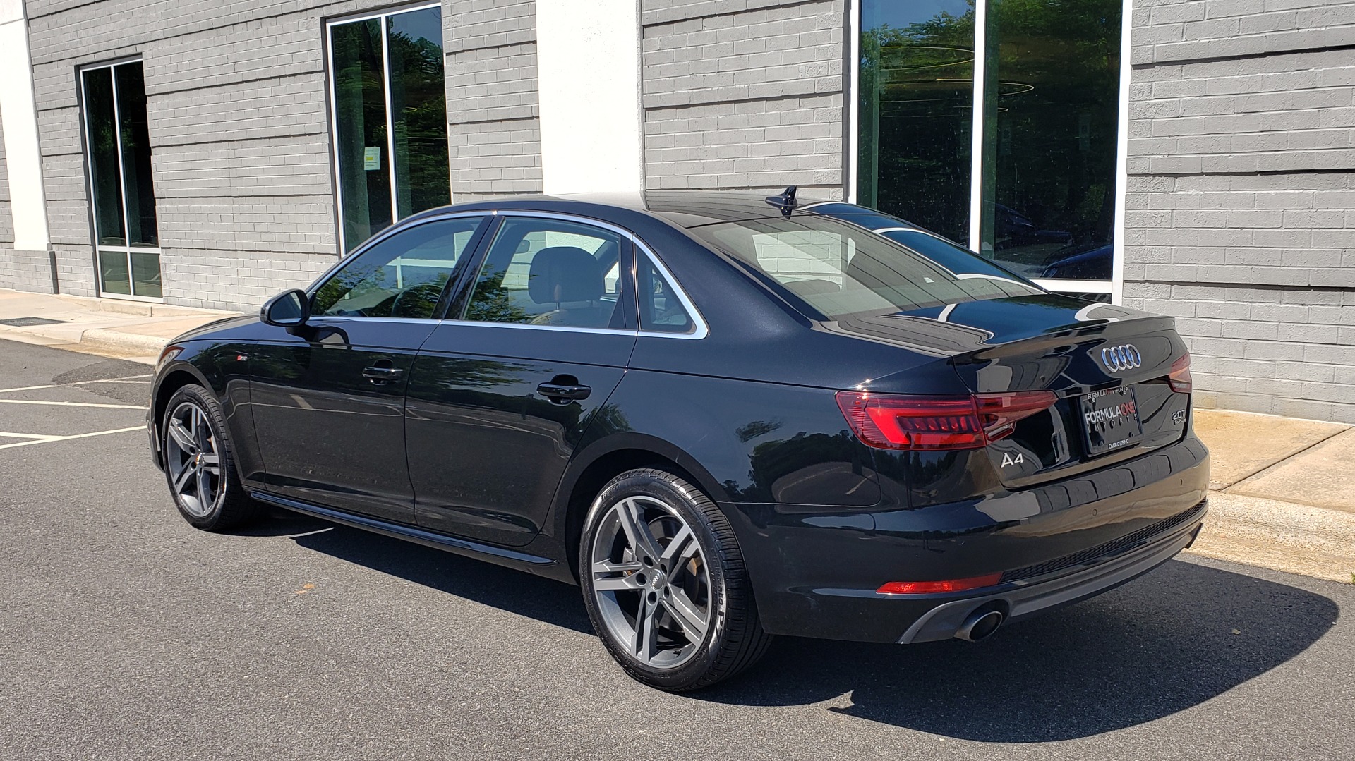 Used 2018 Audi A4 PREMIUM PLUS 2.0T / NAV / SUNROOF / B&O SND / CLD WTHR / REARVIEW for sale Sold at Formula Imports in Charlotte NC 28227 5