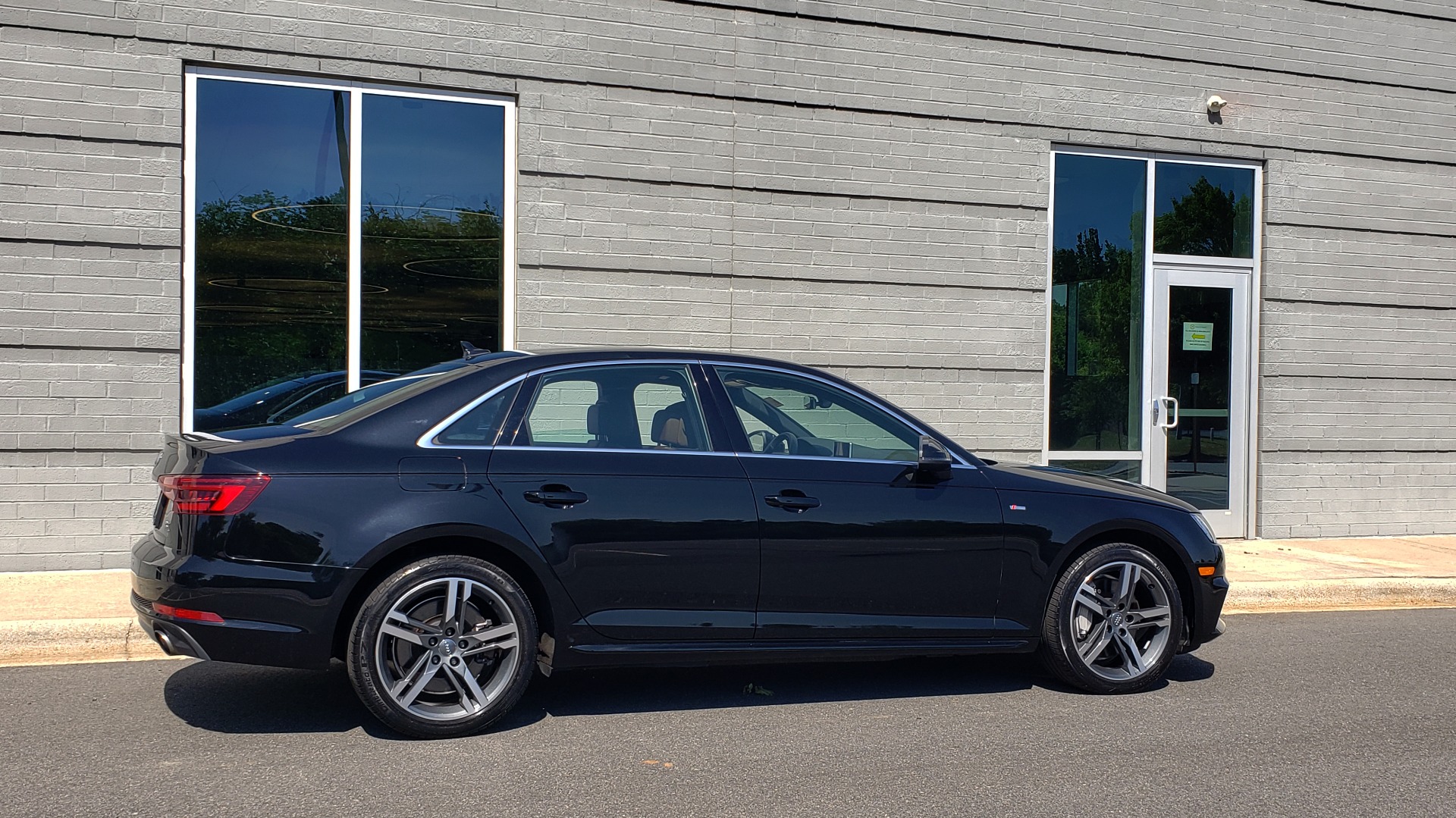 Used 2018 Audi A4 PREMIUM PLUS 2.0T / NAV / SUNROOF / B&O SND / CLD WTHR / REARVIEW for sale Sold at Formula Imports in Charlotte NC 28227 7
