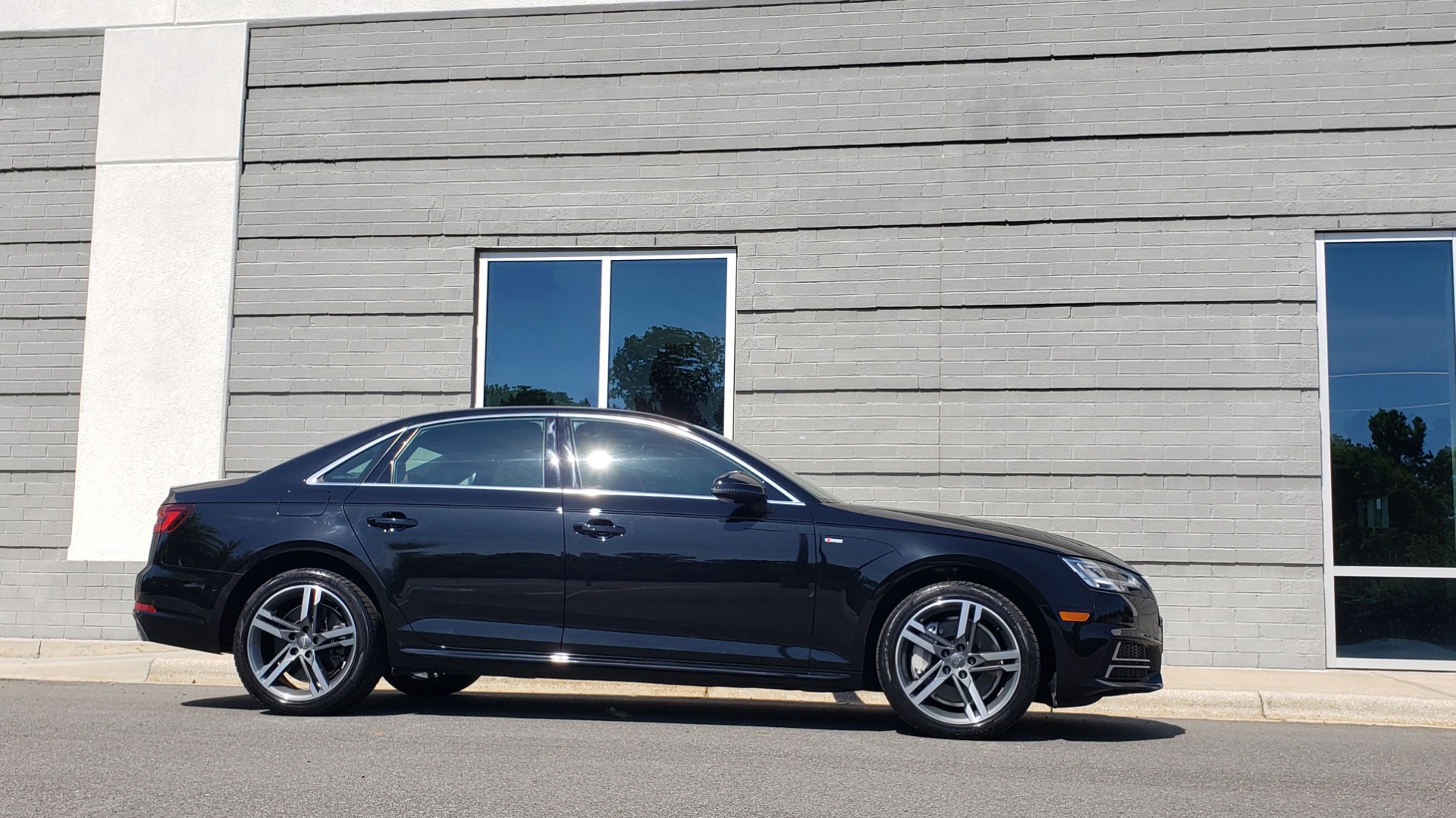 Used 2018 Audi A4 PREMIUM PLUS 2.0T / NAV / SUNROOF / B&O SND / CLD WTHR / REARVIEW for sale Sold at Formula Imports in Charlotte NC 28227 9