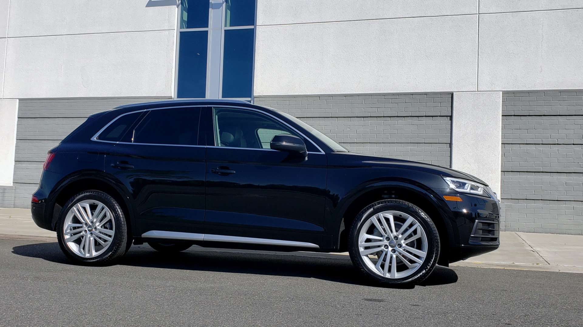 Used 2018 Audi Q5 PREMIUM PLUS / NAV / B&O SND / CLD WTHR / SUNROOF / REARVIEW for sale Sold at Formula Imports in Charlotte NC 28227 10