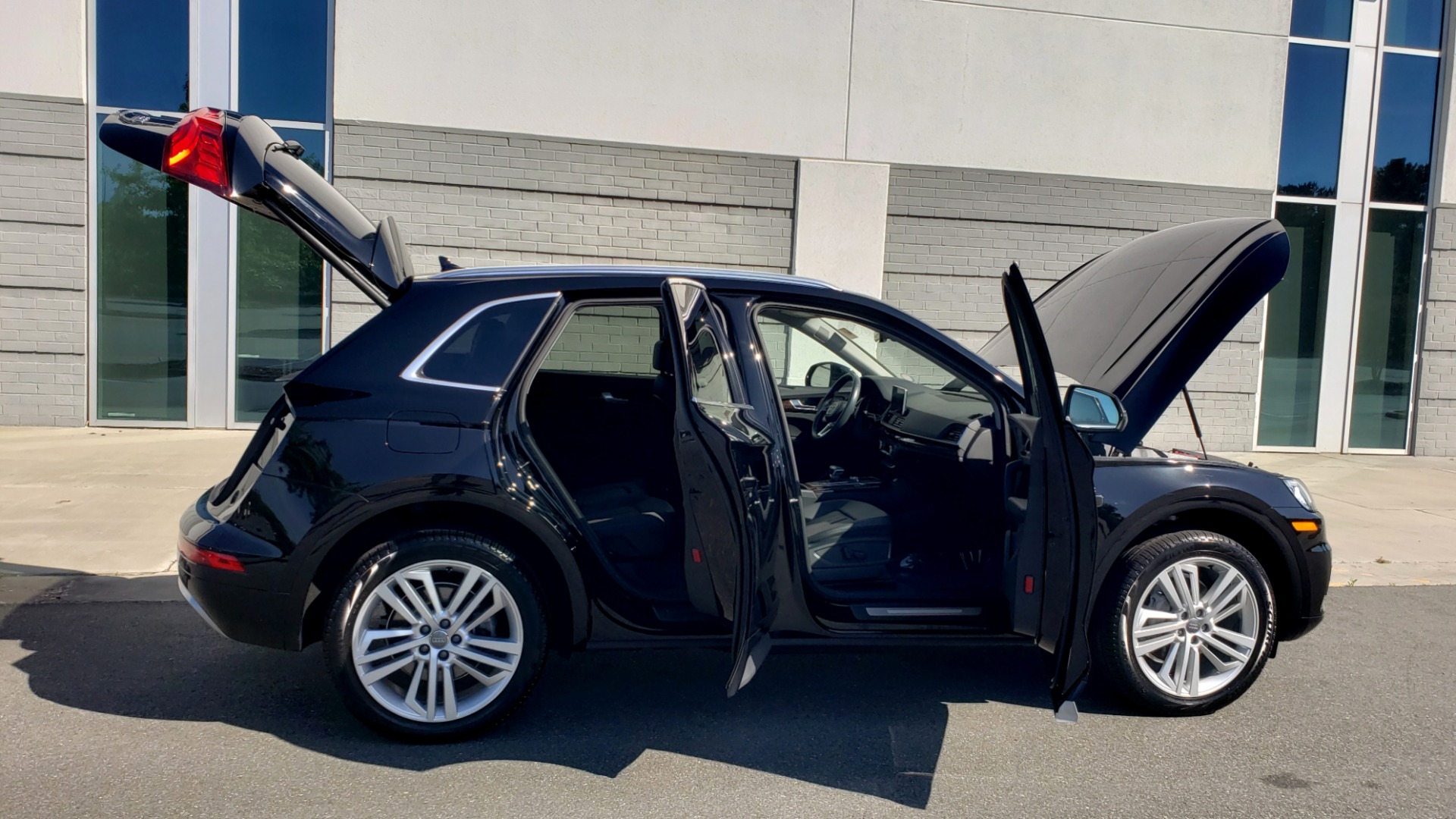 Used 2018 Audi Q5 PREMIUM PLUS / NAV / B&O SND / CLD WTHR / SUNROOF / REARVIEW for sale Sold at Formula Imports in Charlotte NC 28227 13
