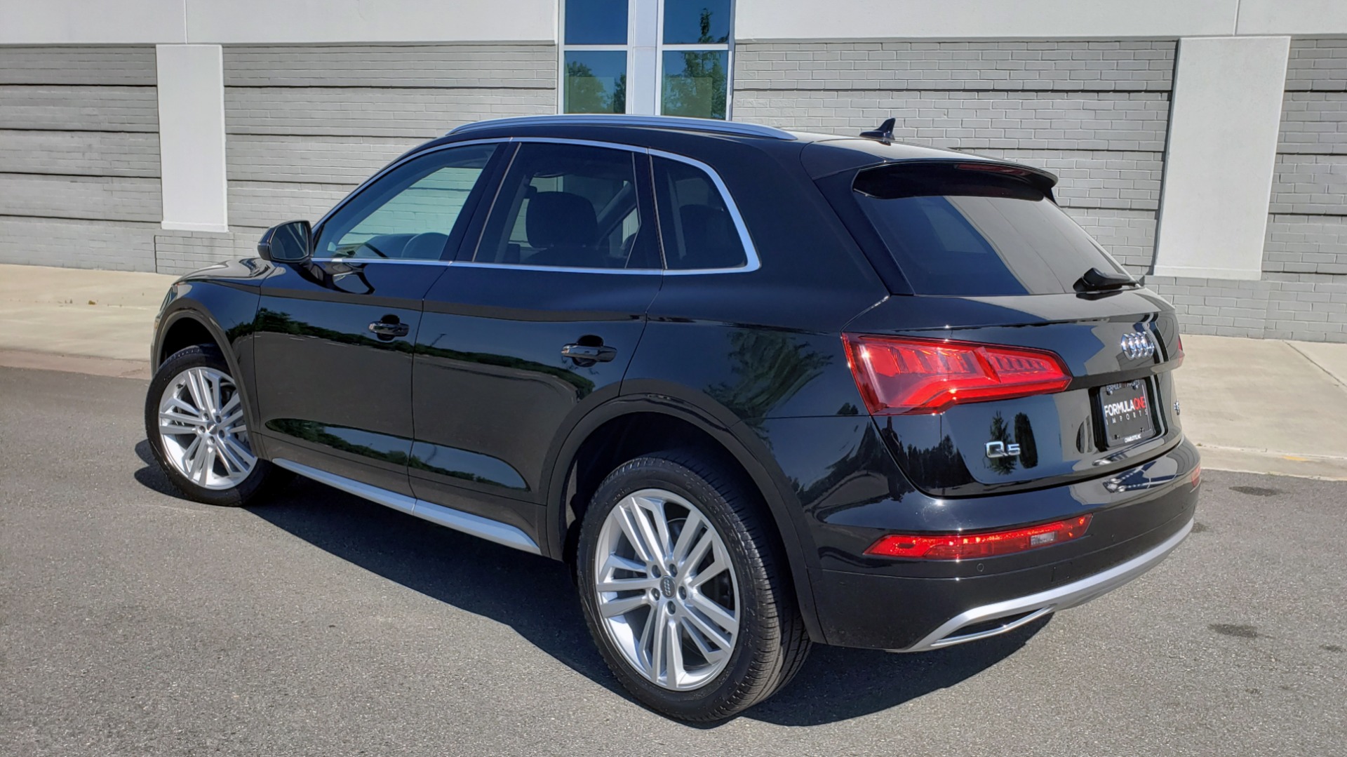 Used 2018 Audi Q5 PREMIUM PLUS / NAV / B&O SND / CLD WTHR / SUNROOF / REARVIEW for sale Sold at Formula Imports in Charlotte NC 28227 2