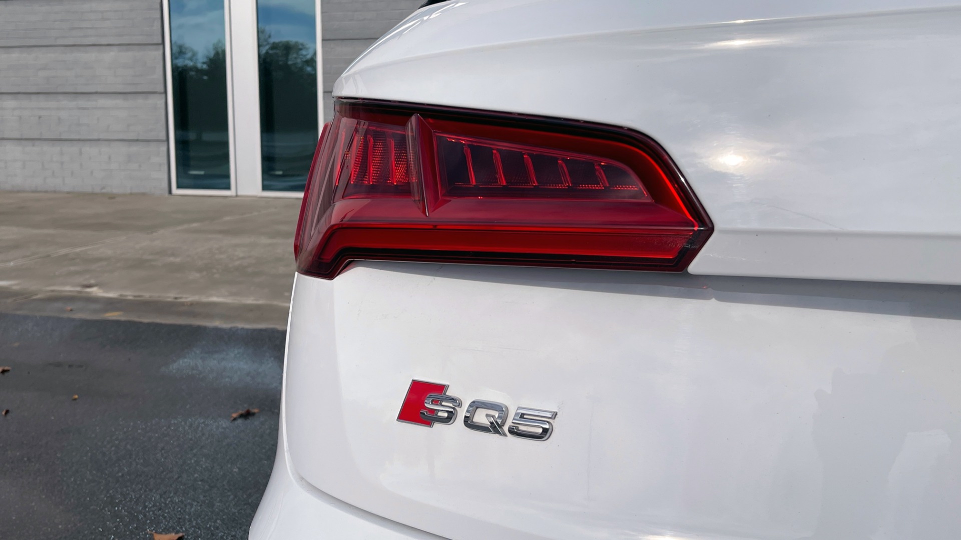 Used 2018 Audi SQ5 Prestige for sale Sold at Formula Imports in Charlotte NC 28227 19