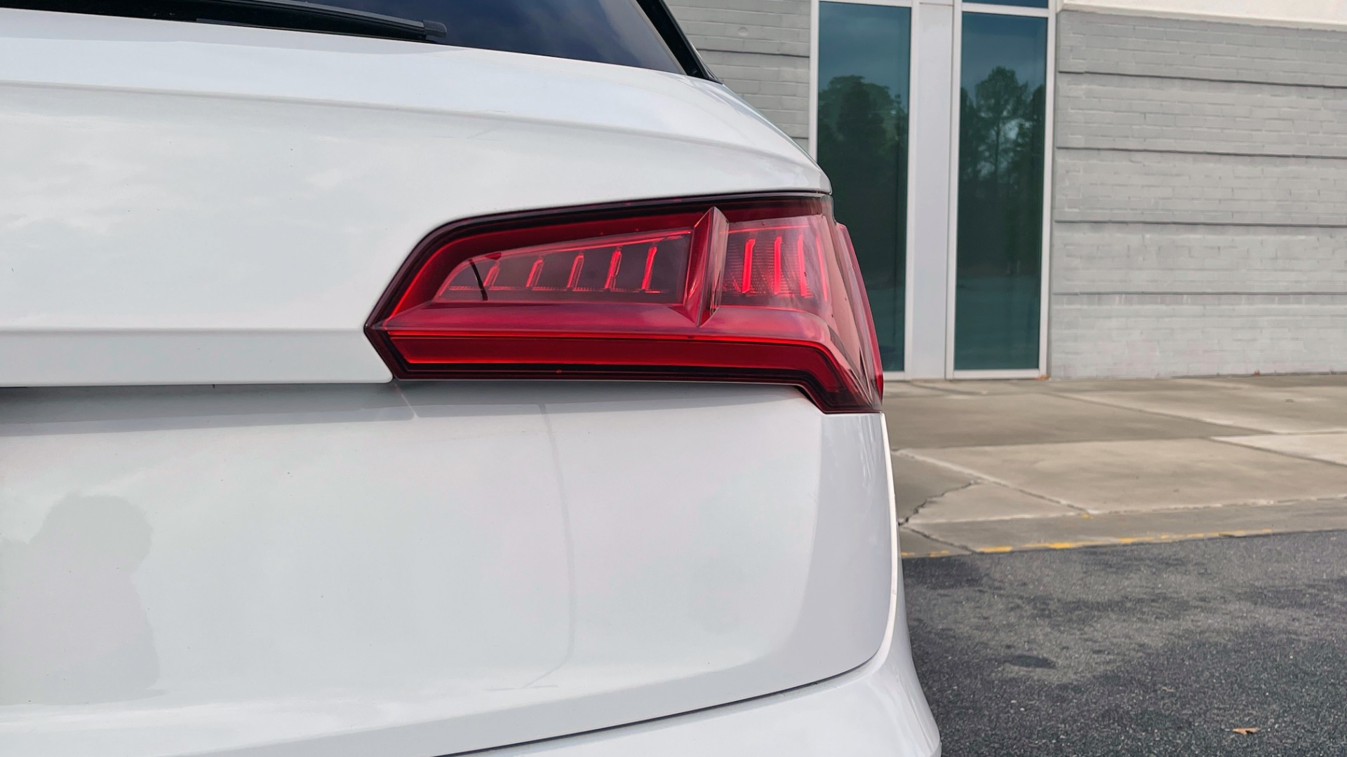 Used 2018 Audi SQ5 Prestige for sale Sold at Formula Imports in Charlotte NC 28227 20
