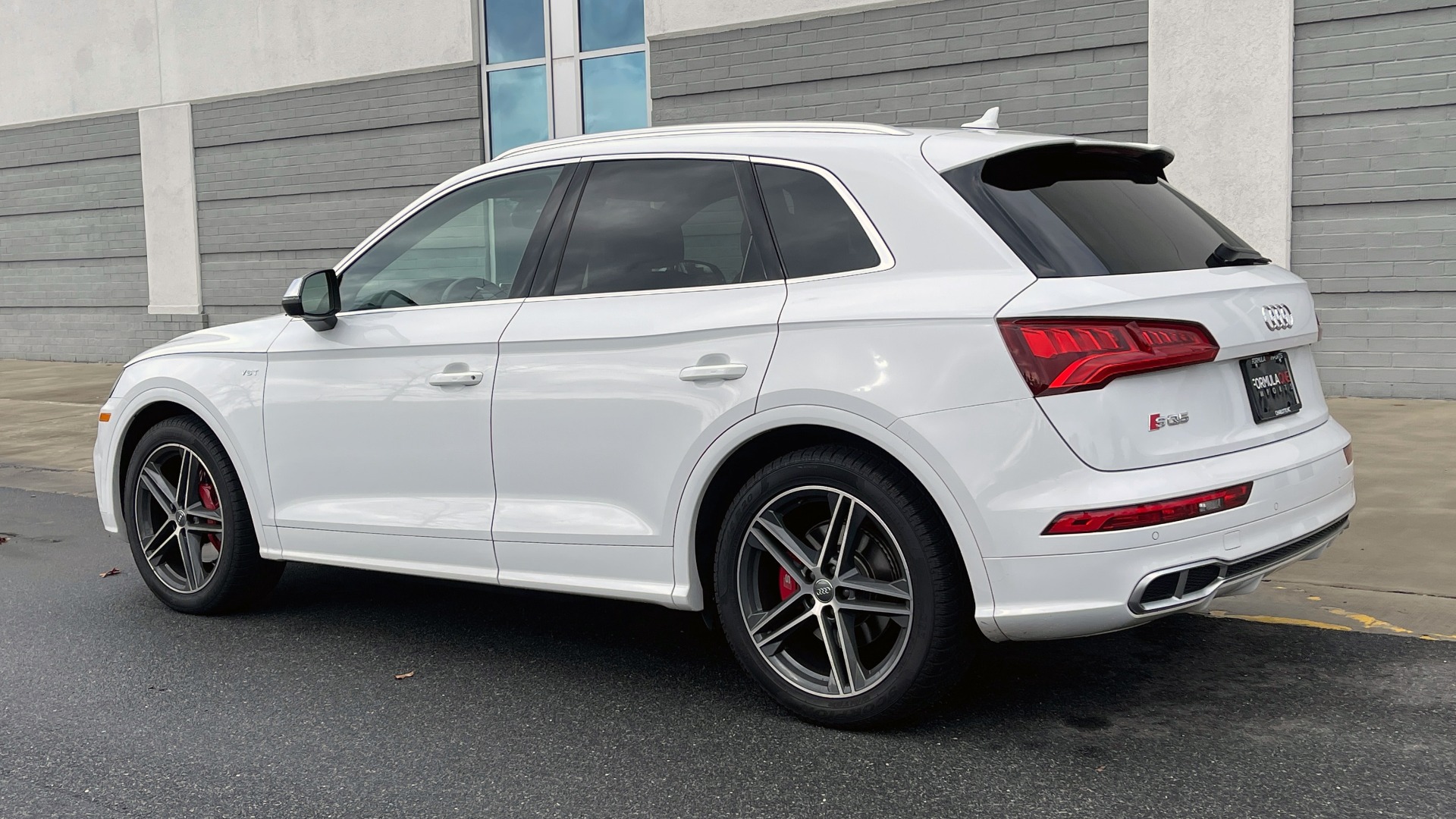Used 2018 Audi SQ5 Prestige for sale Sold at Formula Imports in Charlotte NC 28227 4