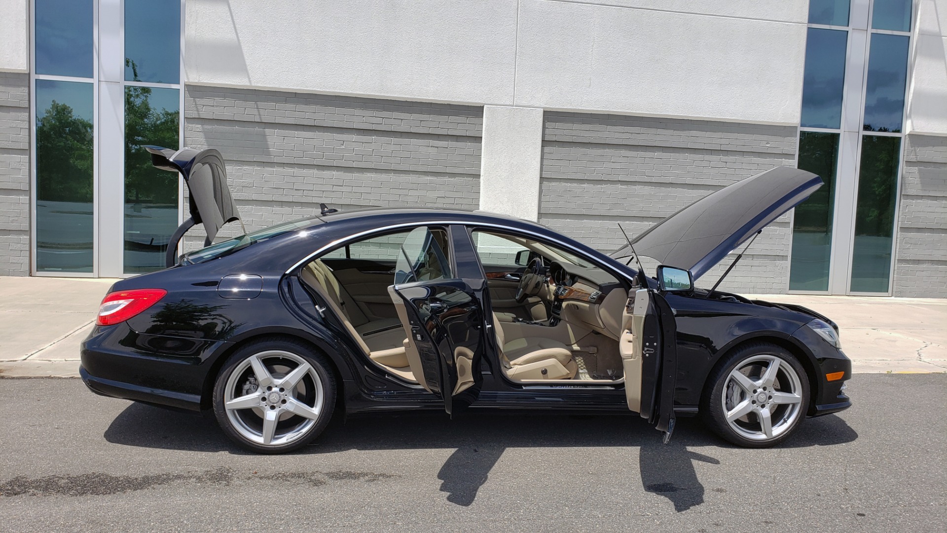 Used 2014 Mercedes-Benz CLS-Class CLS 550 PREMIUM / AMG SPORT WHLS / SUNROOF / LANE TRACK / PARKTRONIC for sale Sold at Formula Imports in Charlotte NC 28227 13
