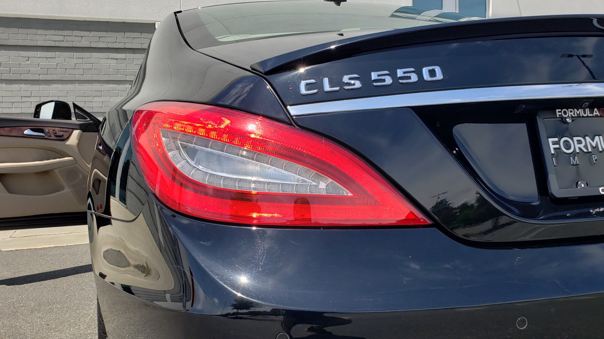 Used 2014 Mercedes-Benz CLS-Class CLS 550 PREMIUM / AMG SPORT WHLS / SUNROOF / LANE TRACK / PARKTRONIC for sale Sold at Formula Imports in Charlotte NC 28227 30