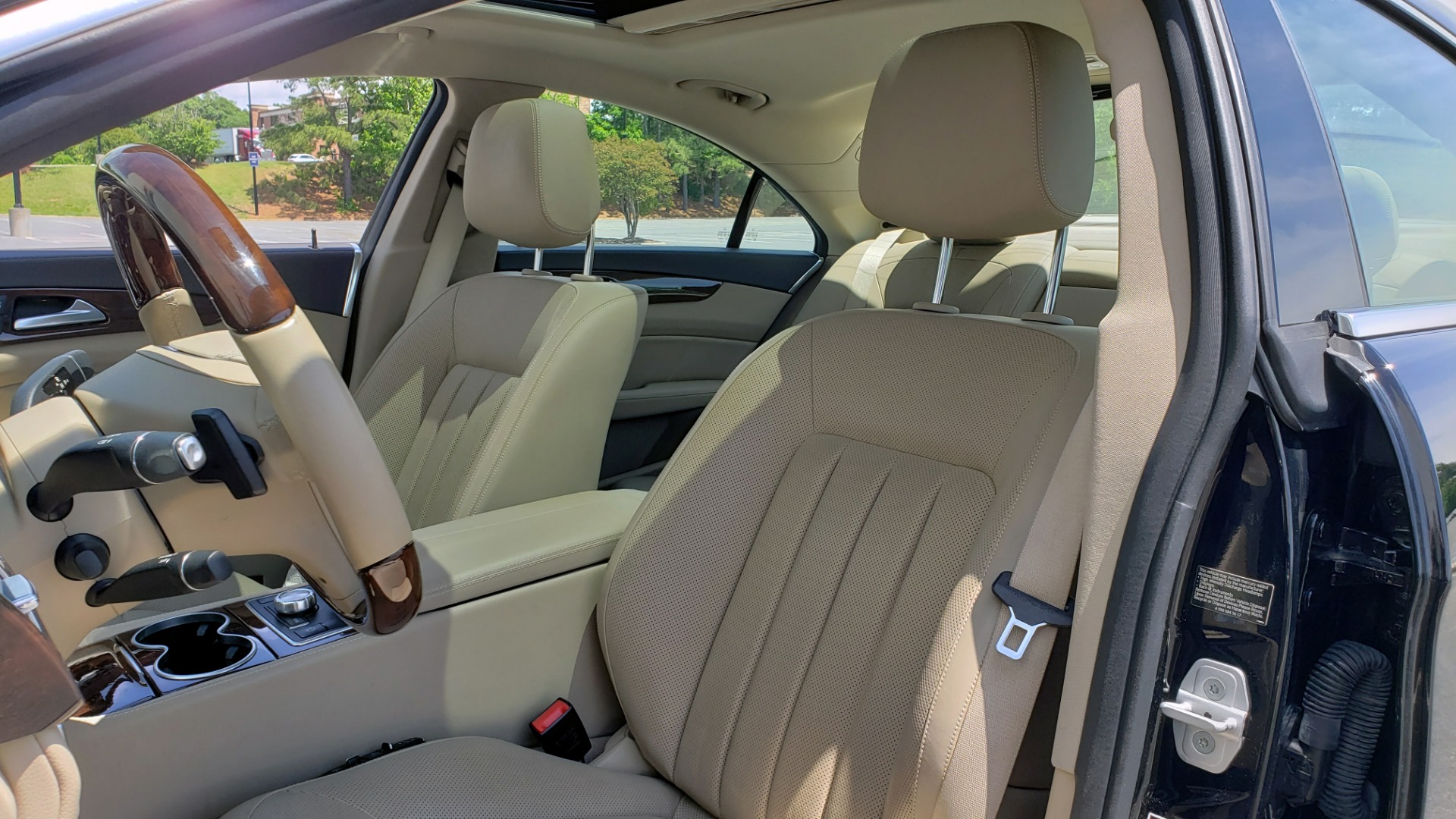 Used 2014 Mercedes-Benz CLS-Class CLS 550 PREMIUM / AMG SPORT WHLS / SUNROOF / LANE TRACK / PARKTRONIC for sale Sold at Formula Imports in Charlotte NC 28227 35