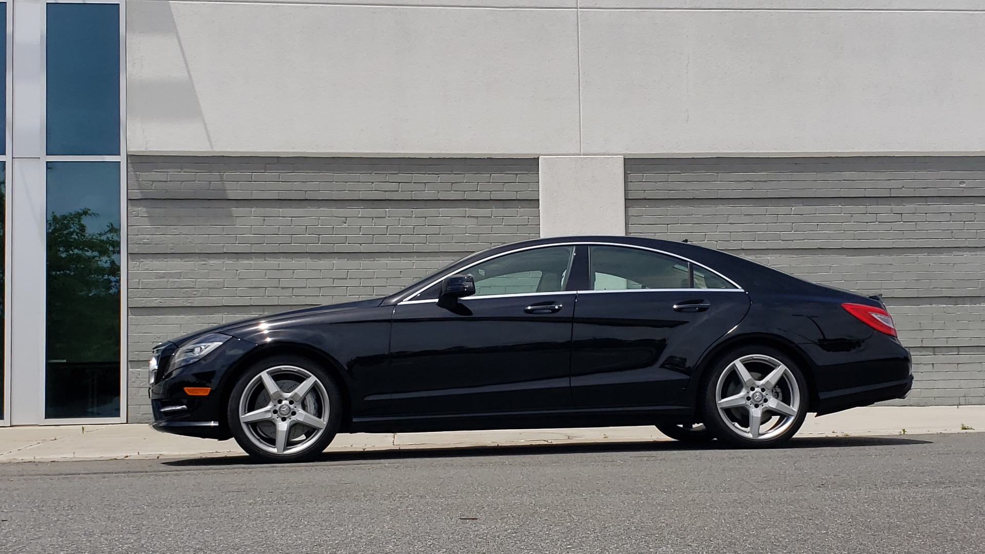 Used 2014 Mercedes-Benz CLS-Class CLS 550 PREMIUM / AMG SPORT WHLS / SUNROOF / LANE TRACK / PARKTRONIC for sale Sold at Formula Imports in Charlotte NC 28227 5