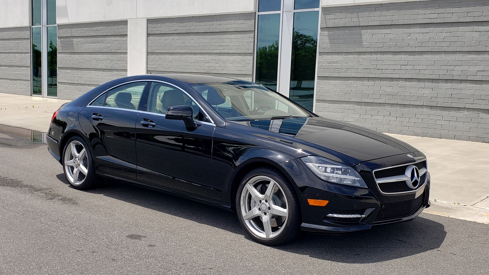 Used 2014 Mercedes-Benz CLS-Class CLS 550 PREMIUM / AMG SPORT WHLS / SUNROOF / LANE TRACK / PARKTRONIC for sale Sold at Formula Imports in Charlotte NC 28227 7