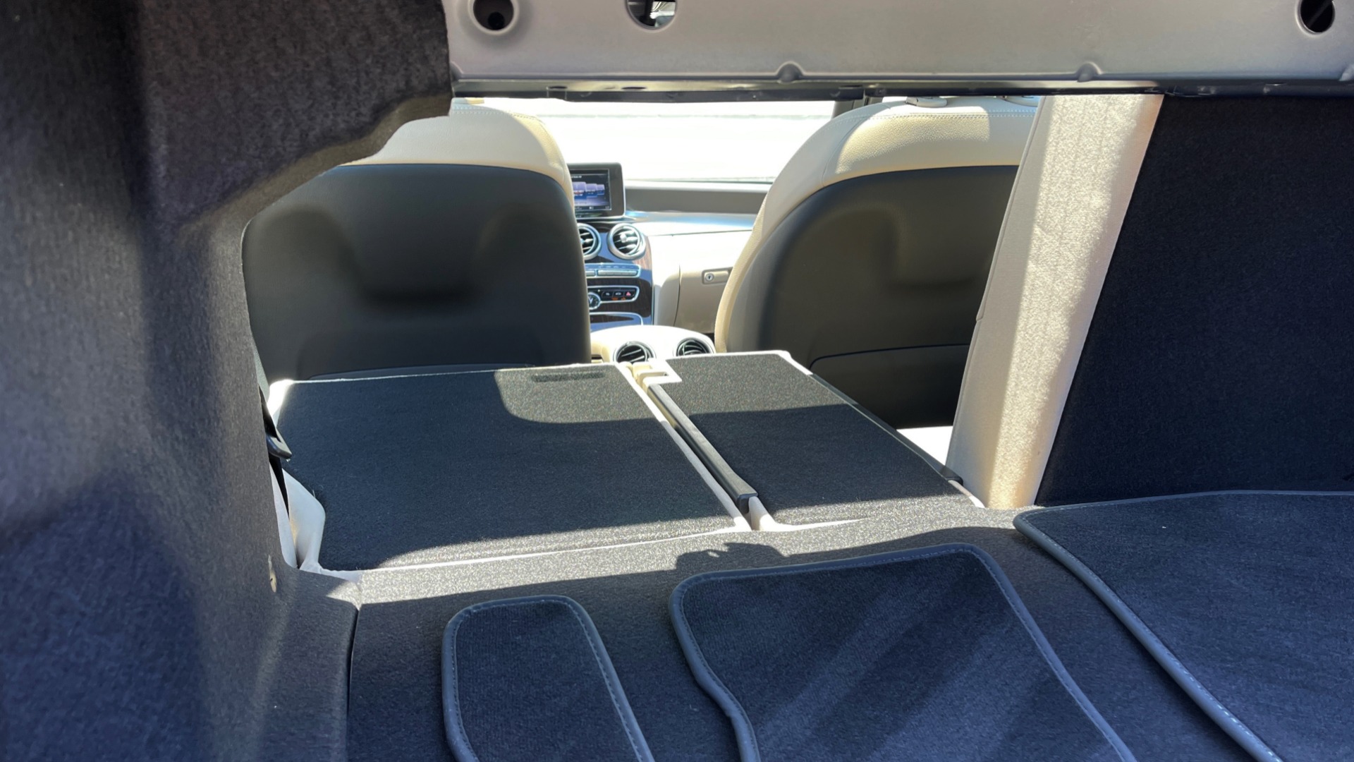 Used 2018 Mercedes-Benz C-CLASS C 300 PREMIUM / KEYLESS-GO / PANO-ROOF / BURMESTER / REARVIEW for sale Sold at Formula Imports in Charlotte NC 28227 26
