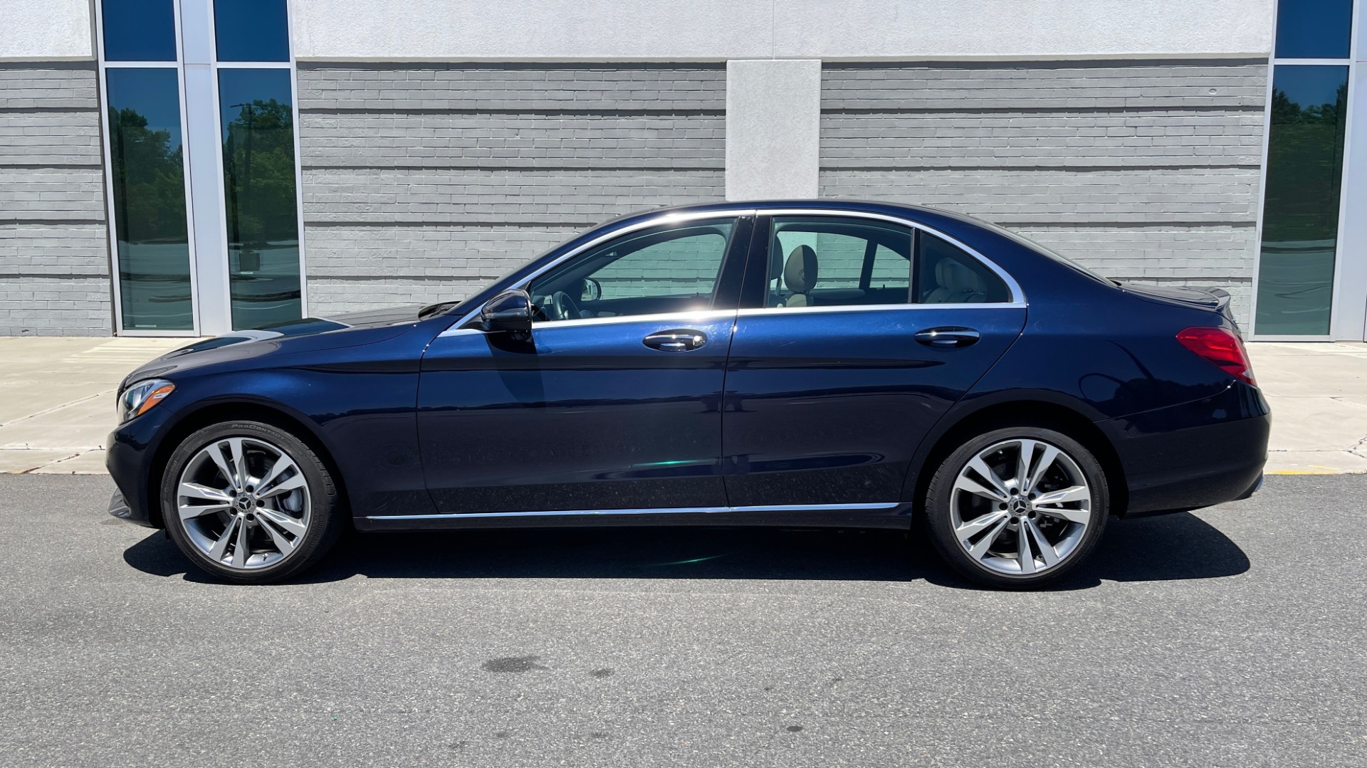 Used 2018 Mercedes-Benz C-CLASS C 300 PREMIUM / KEYLESS-GO / PANO-ROOF / BURMESTER / REARVIEW for sale Sold at Formula Imports in Charlotte NC 28227 4