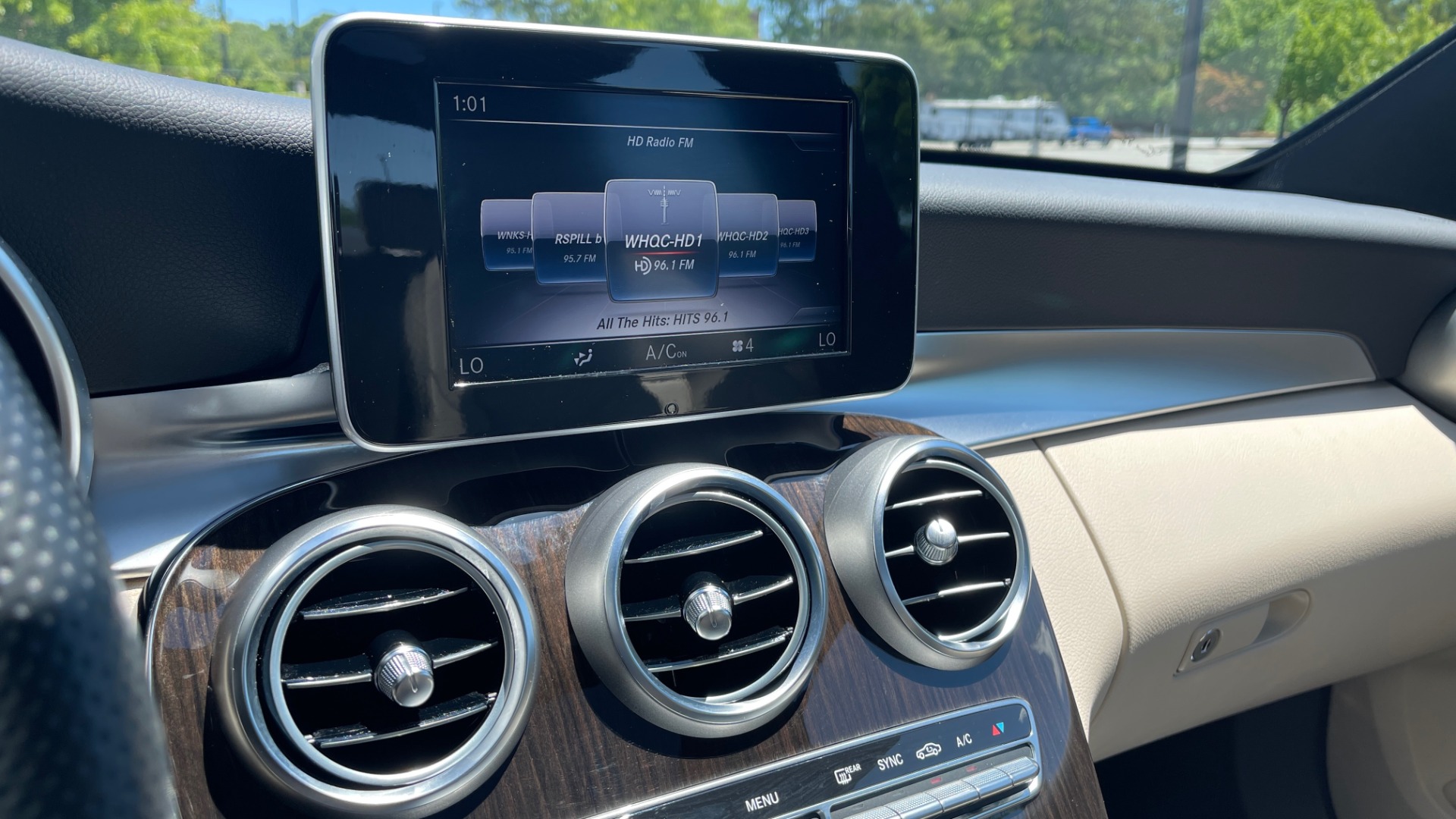 Used 2018 Mercedes-Benz C-CLASS C 300 PREMIUM / KEYLESS-GO / PANO-ROOF / BURMESTER / REARVIEW for sale Sold at Formula Imports in Charlotte NC 28227 40