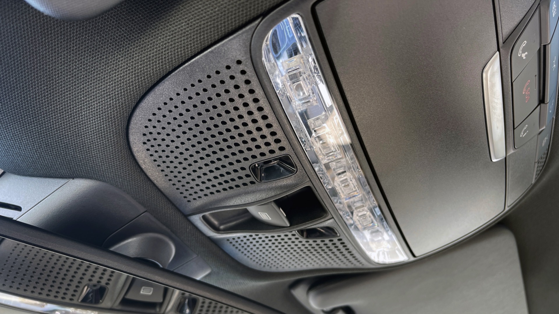 Used 2018 Mercedes-Benz C-CLASS C 300 PREMIUM / KEYLESS-GO / PANO-ROOF / BURMESTER / REARVIEW for sale Sold at Formula Imports in Charlotte NC 28227 47