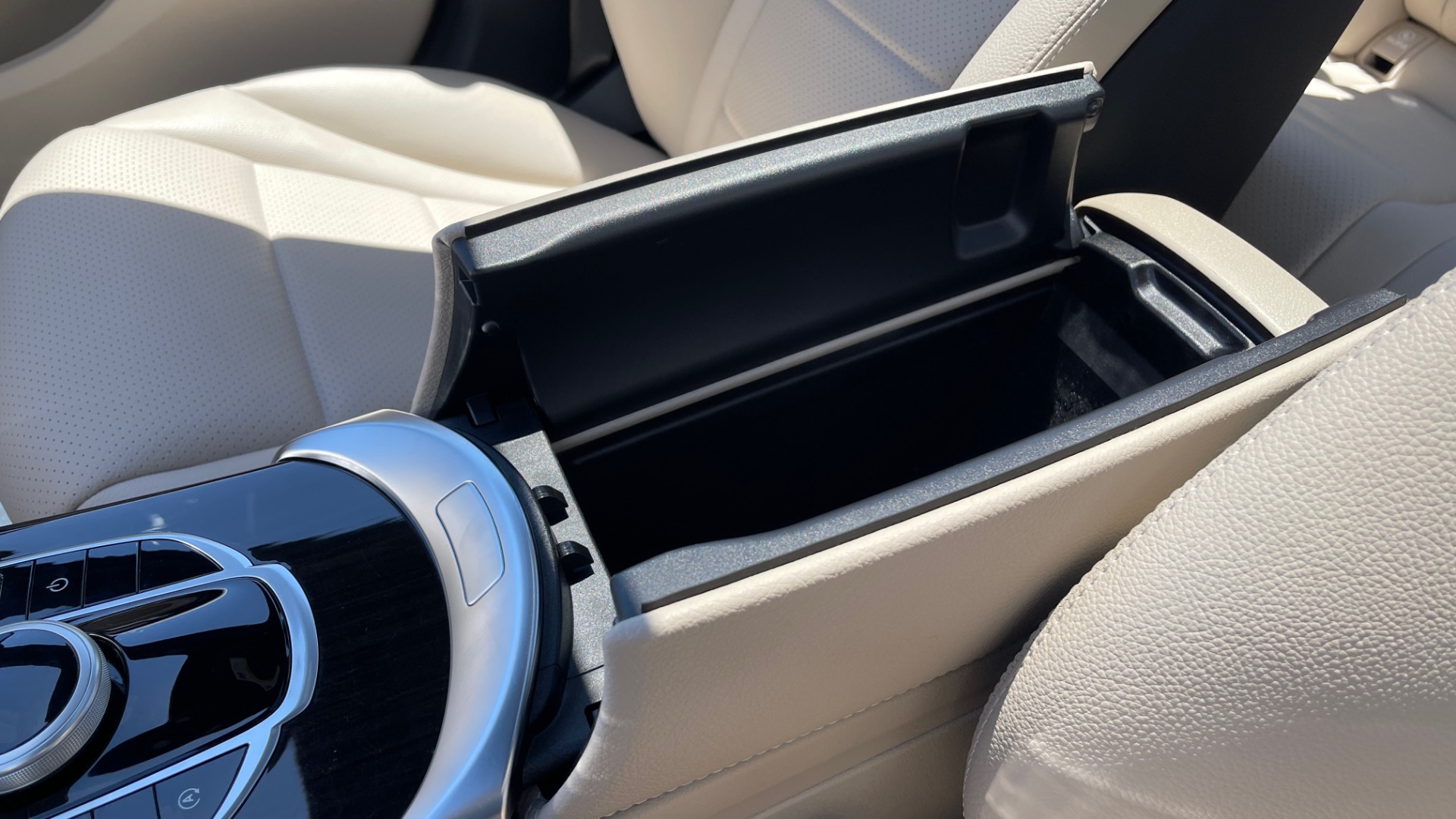 Used 2018 Mercedes-Benz C-CLASS C 300 PREMIUM / KEYLESS-GO / PANO-ROOF / BURMESTER / REARVIEW for sale Sold at Formula Imports in Charlotte NC 28227 51