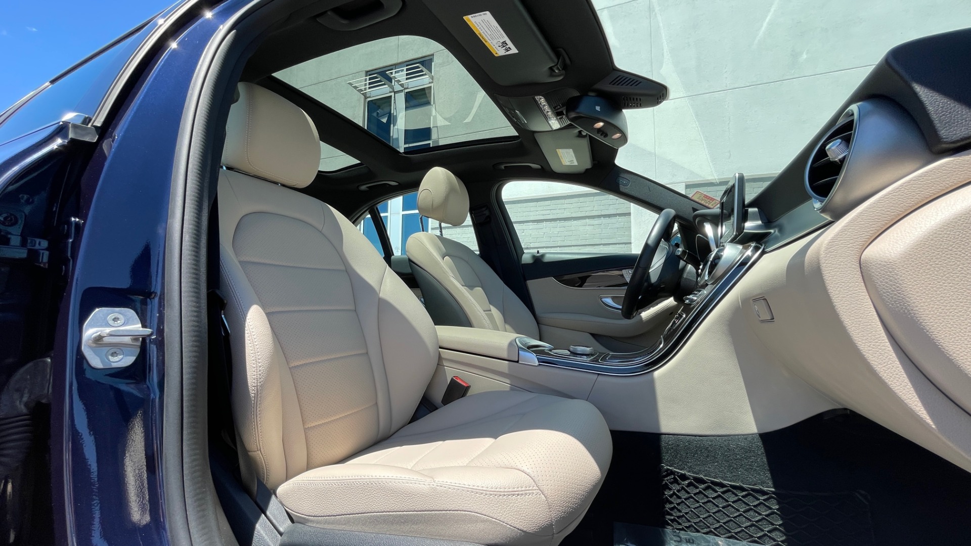 Used 2018 Mercedes-Benz C-CLASS C 300 PREMIUM / KEYLESS-GO / PANO-ROOF / BURMESTER / REARVIEW for sale Sold at Formula Imports in Charlotte NC 28227 71
