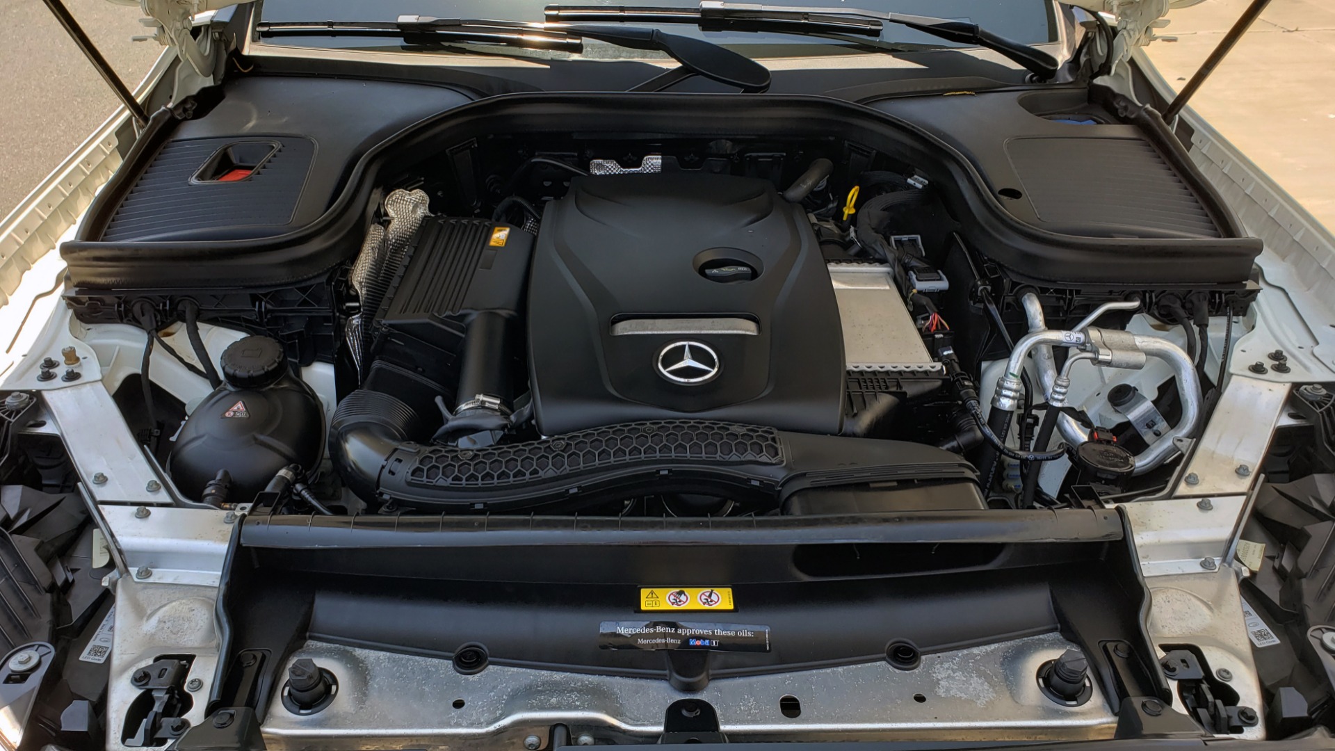 Used 2018 Mercedes-Benz GLC 300 4MATIC PREMIUM / PANO-ROOF / HTD STS / APPLE / REARVIEW for sale Sold at Formula Imports in Charlotte NC 28227 13