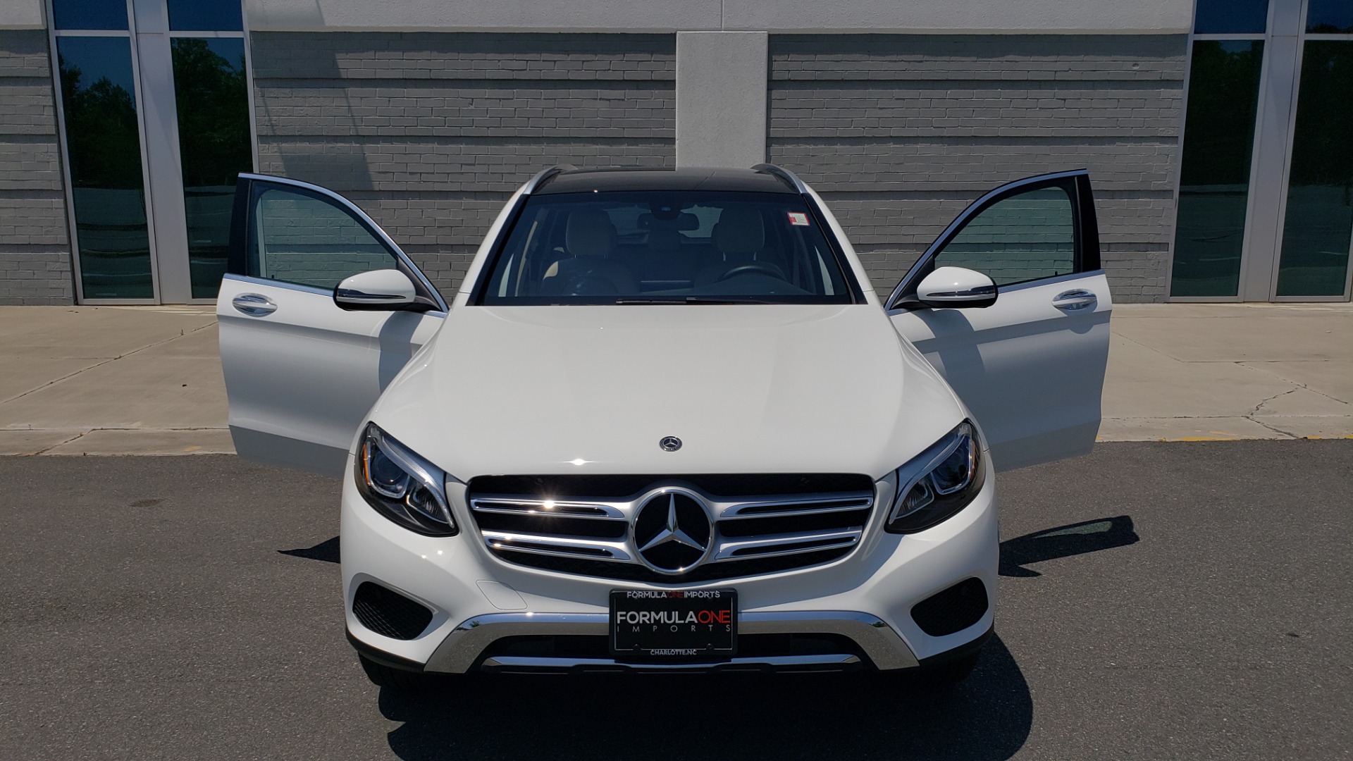 Used 2018 Mercedes-Benz GLC 300 4MATIC PREMIUM / PANO-ROOF / HTD STS / APPLE / REARVIEW for sale Sold at Formula Imports in Charlotte NC 28227 24