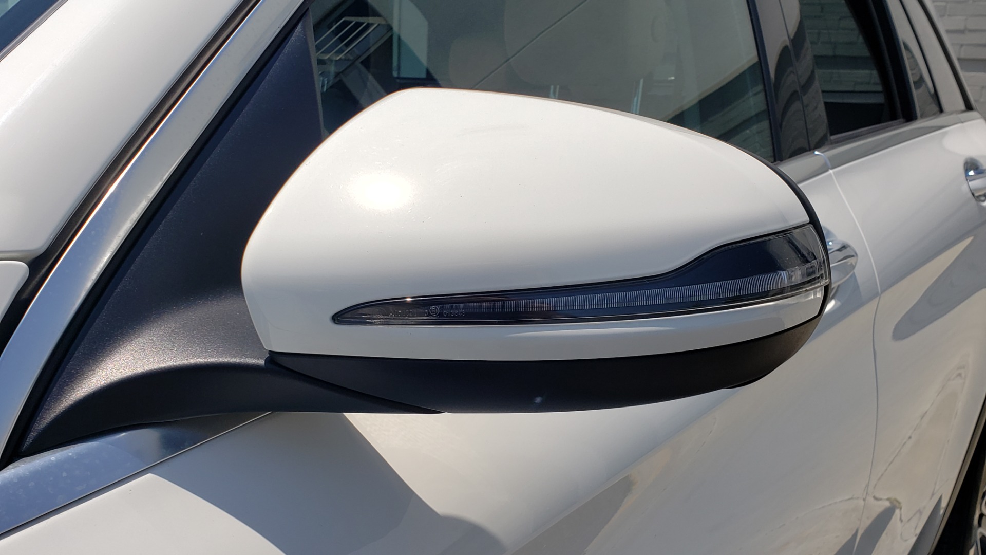 Used 2018 Mercedes-Benz GLC 300 4MATIC PREMIUM / PANO-ROOF / HTD STS / APPLE / REARVIEW for sale Sold at Formula Imports in Charlotte NC 28227 29