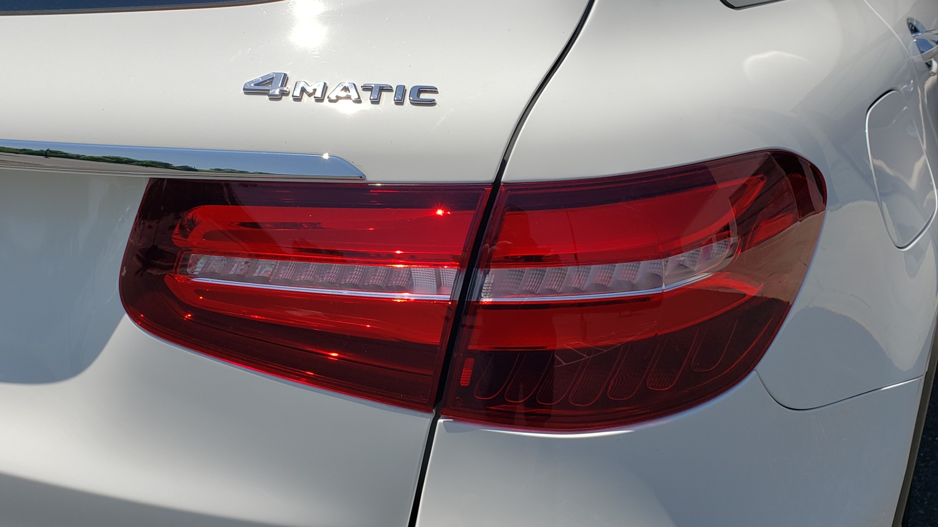Used 2018 Mercedes-Benz GLC 300 4MATIC PREMIUM / PANO-ROOF / HTD STS / APPLE / REARVIEW for sale Sold at Formula Imports in Charlotte NC 28227 32