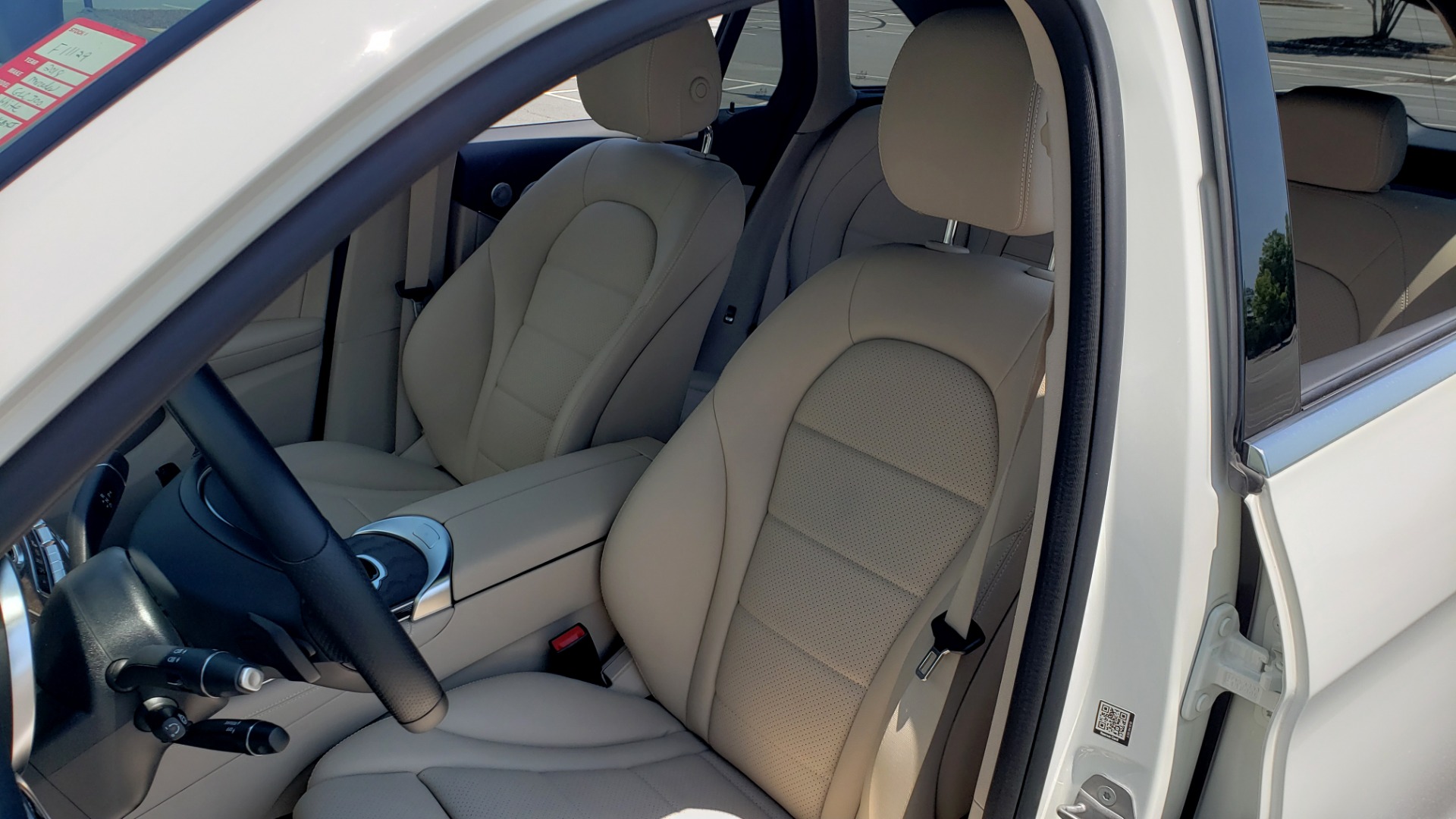 Used 2018 Mercedes-Benz GLC 300 4MATIC PREMIUM / PANO-ROOF / HTD STS / APPLE / REARVIEW for sale Sold at Formula Imports in Charlotte NC 28227 37