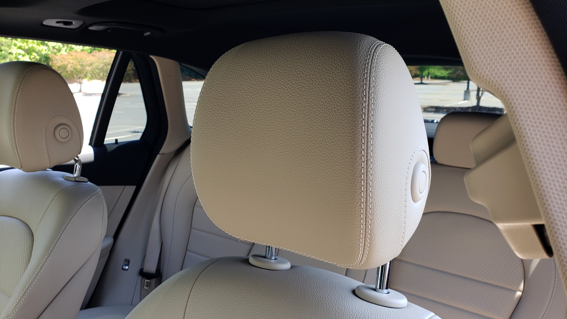 Used 2018 Mercedes-Benz GLC 300 4MATIC PREMIUM / PANO-ROOF / HTD STS / APPLE / REARVIEW for sale Sold at Formula Imports in Charlotte NC 28227 38