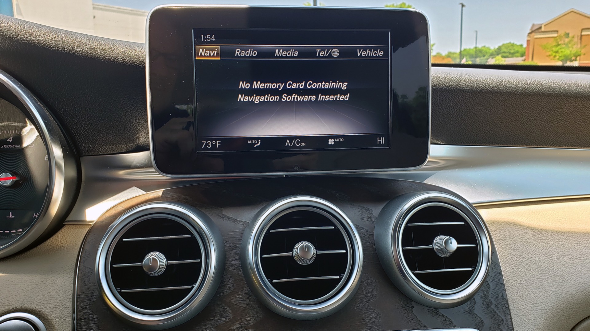 Used 2018 Mercedes-Benz GLC 300 4MATIC PREMIUM / PANO-ROOF / HTD STS / APPLE / REARVIEW for sale Sold at Formula Imports in Charlotte NC 28227 49