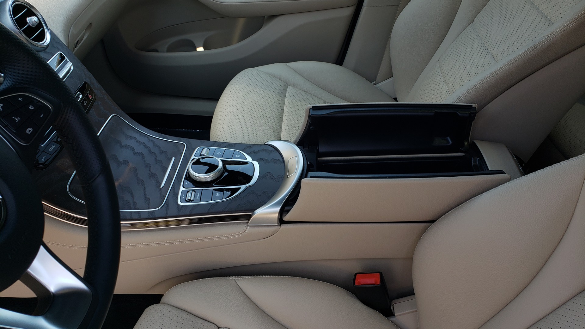 Used 2018 Mercedes-Benz GLC 300 4MATIC PREMIUM / PANO-ROOF / HTD STS / APPLE / REARVIEW for sale Sold at Formula Imports in Charlotte NC 28227 56