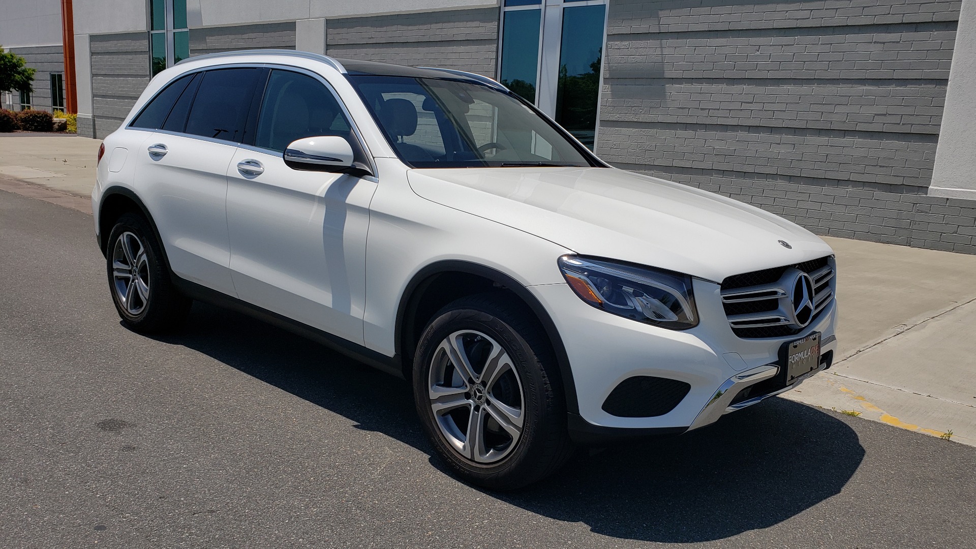 Used 2018 Mercedes-Benz GLC 300 4MATIC PREMIUM / PANO-ROOF / HTD STS / APPLE / REARVIEW for sale Sold at Formula Imports in Charlotte NC 28227 6