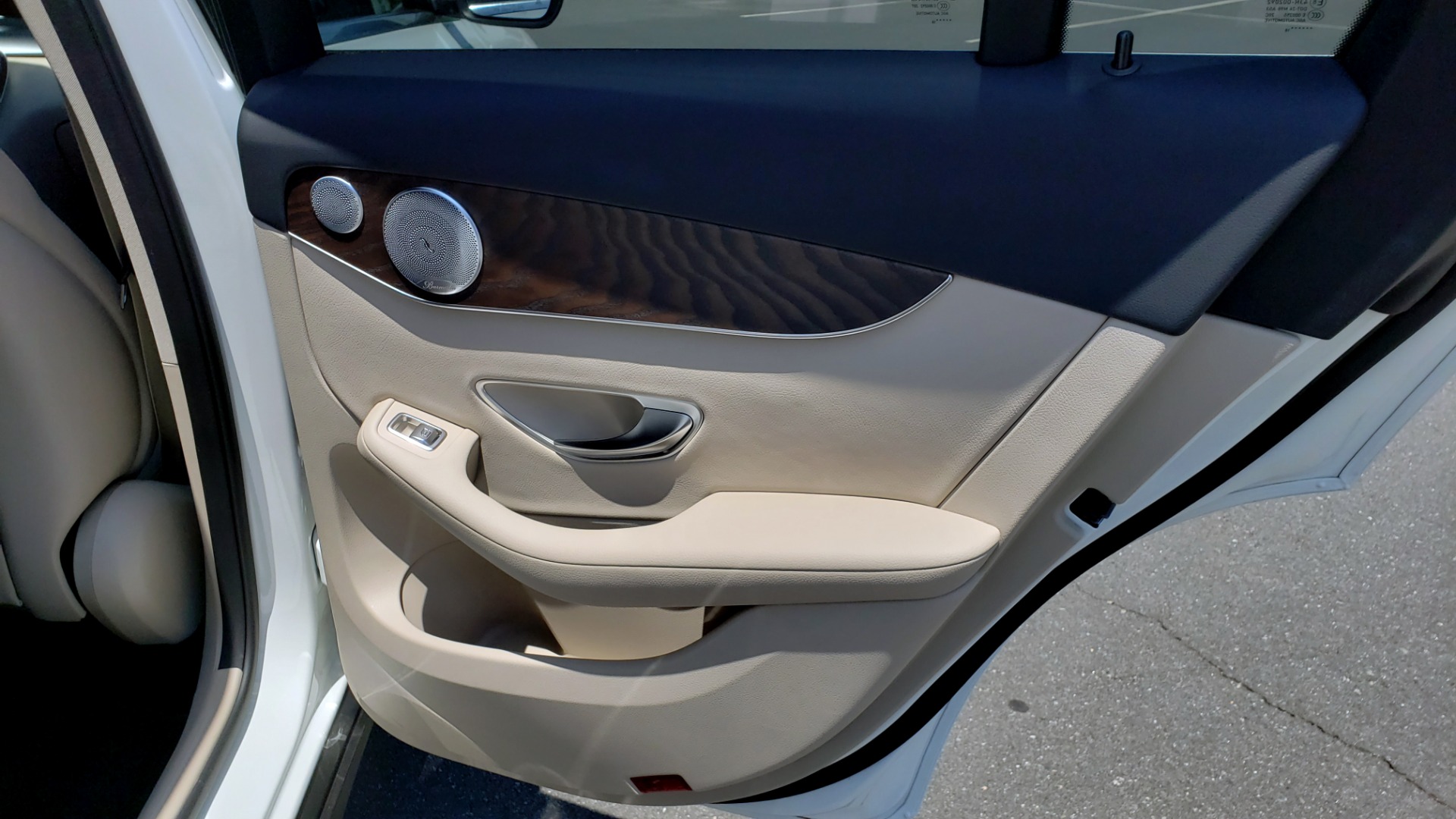 Used 2018 Mercedes-Benz GLC 300 4MATIC PREMIUM / PANO-ROOF / HTD STS / APPLE / REARVIEW for sale Sold at Formula Imports in Charlotte NC 28227 67