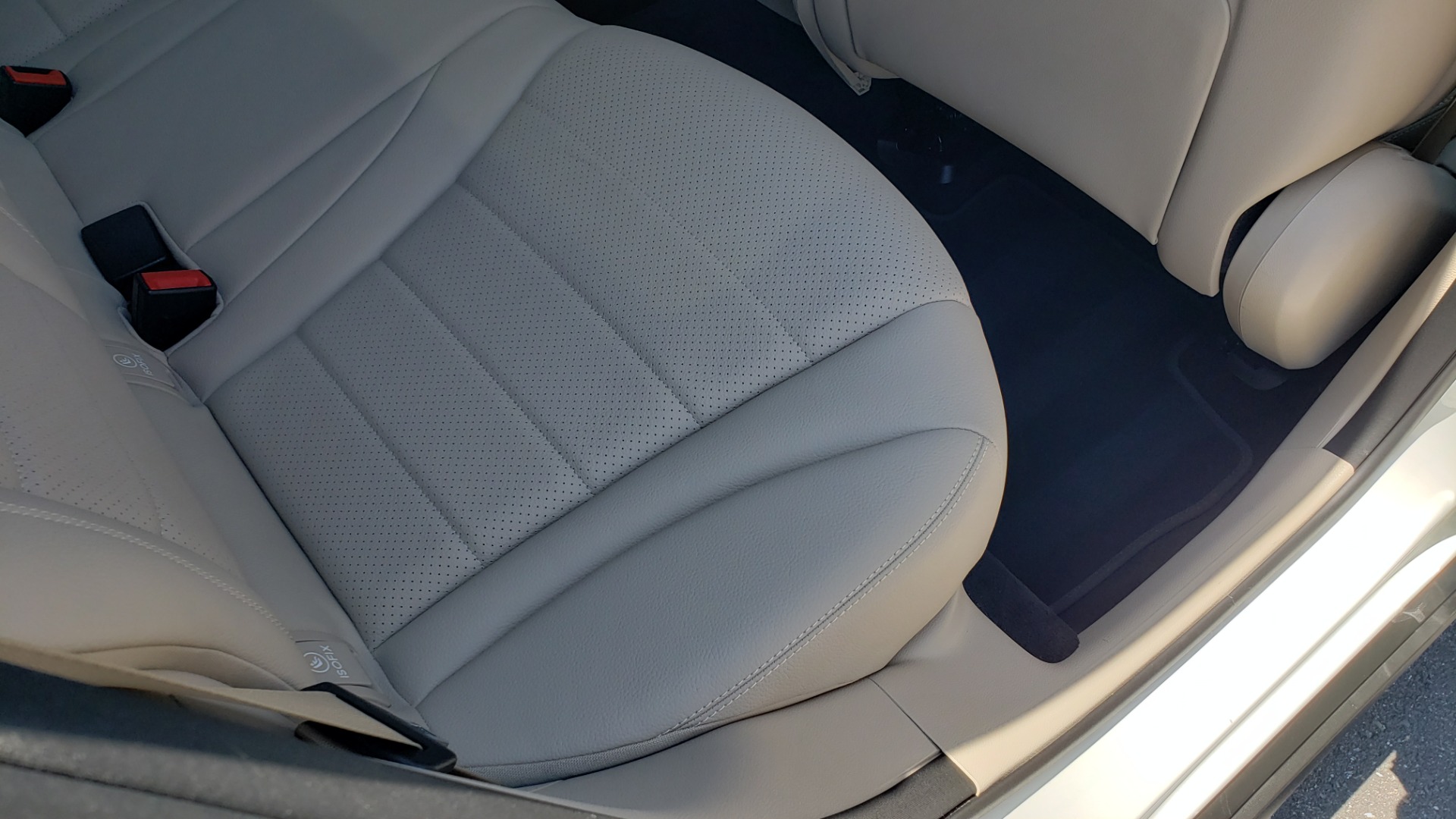 Used 2018 Mercedes-Benz GLC 300 4MATIC PREMIUM / PANO-ROOF / HTD STS / APPLE / REARVIEW for sale Sold at Formula Imports in Charlotte NC 28227 68