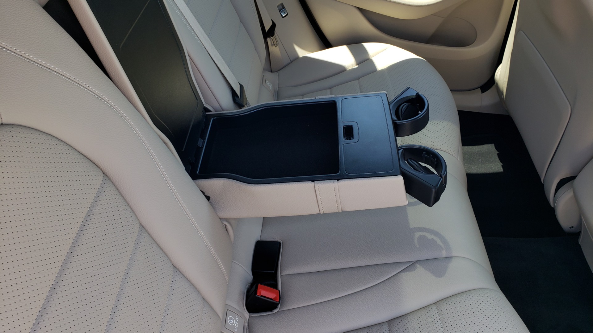 Used 2018 Mercedes-Benz GLC 300 4MATIC PREMIUM / PANO-ROOF / HTD STS / APPLE / REARVIEW for sale Sold at Formula Imports in Charlotte NC 28227 70