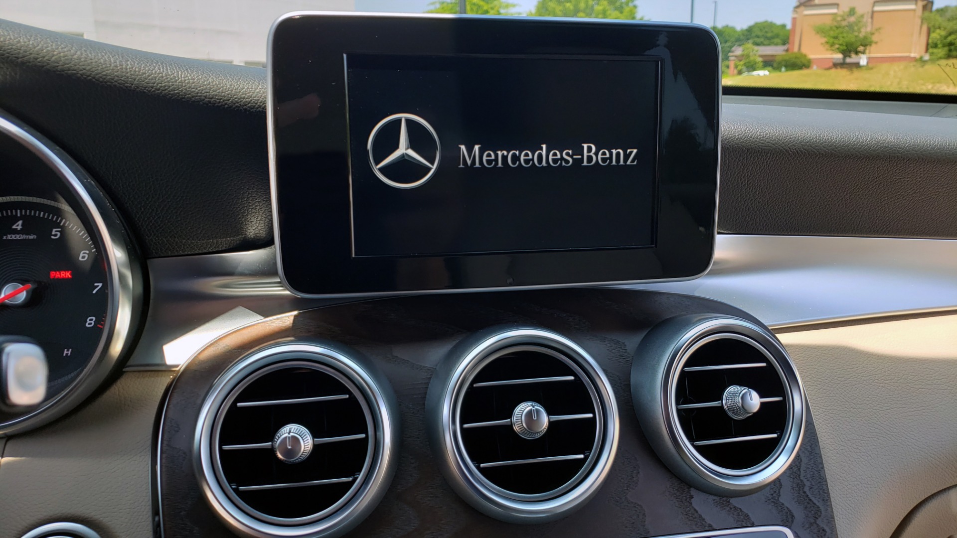 Used 2018 Mercedes-Benz GLC 300 4MATIC PREMIUM / PANO-ROOF / HTD STS / APPLE / REARVIEW for sale Sold at Formula Imports in Charlotte NC 28227 79
