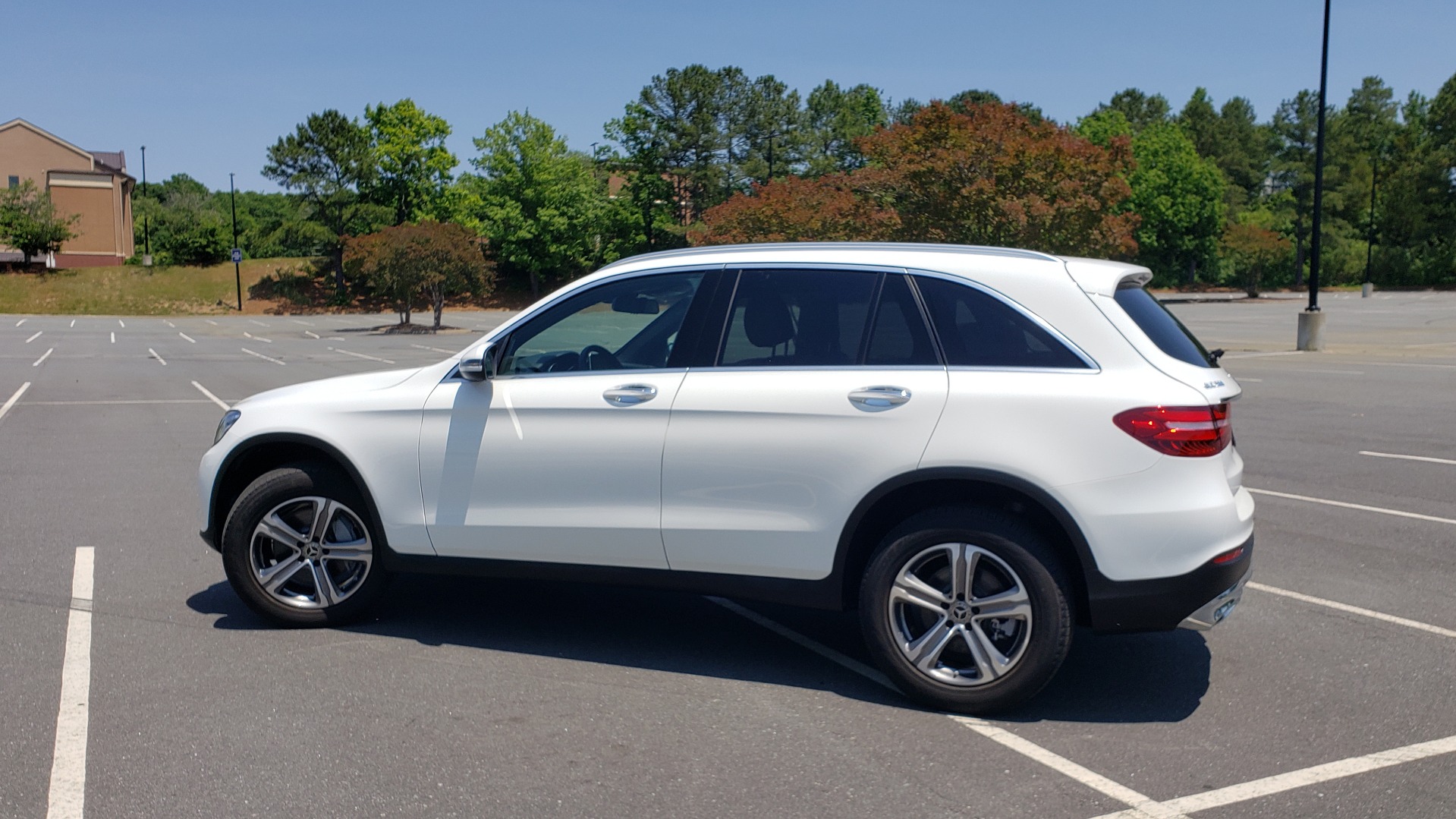 Used 2018 Mercedes-Benz GLC 300 4MATIC PREMIUM / PANO-ROOF / HTD STS / APPLE / REARVIEW for sale Sold at Formula Imports in Charlotte NC 28227 89
