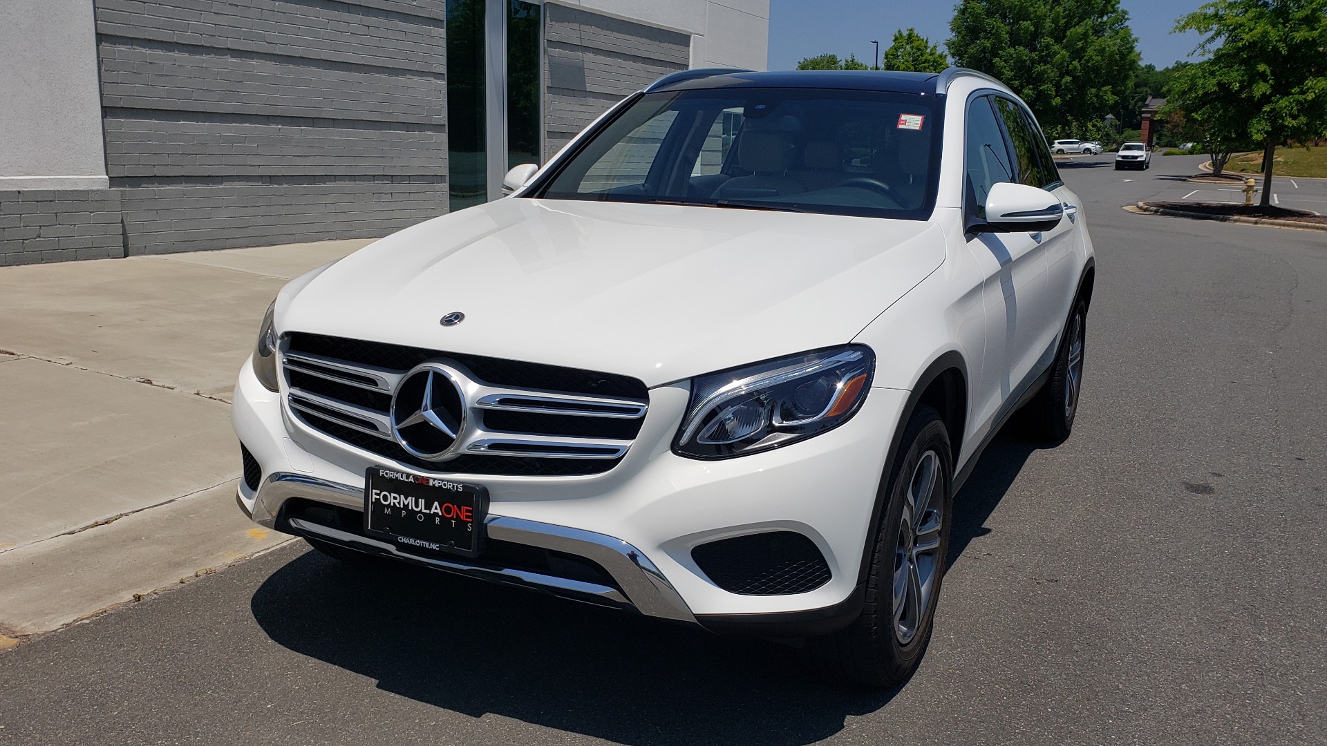 Used 2018 Mercedes-Benz GLC 300 4MATIC PREMIUM / PANO-ROOF / HTD STS / APPLE / REARVIEW for sale Sold at Formula Imports in Charlotte NC 28227 1