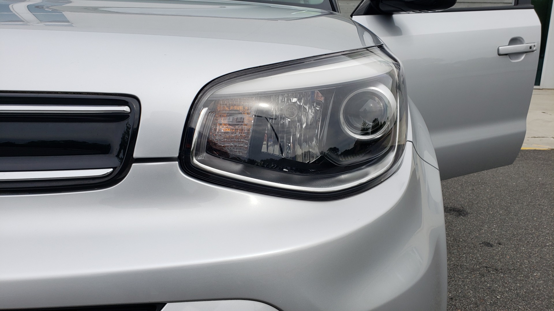 Used 2017 Kia SOUL PLUS / NAV / SUNROOF / LEATHER / HTD STS / REARVIEW for sale $16,995 at Formula Imports in Charlotte NC 28227 22