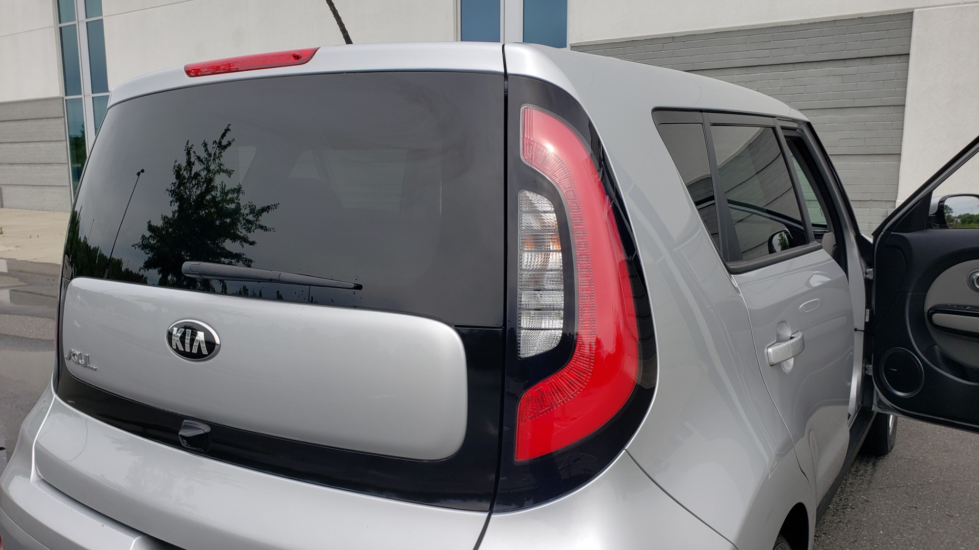 Used 2017 Kia SOUL PLUS / NAV / SUNROOF / LEATHER / HTD STS / REARVIEW for sale $16,995 at Formula Imports in Charlotte NC 28227 28