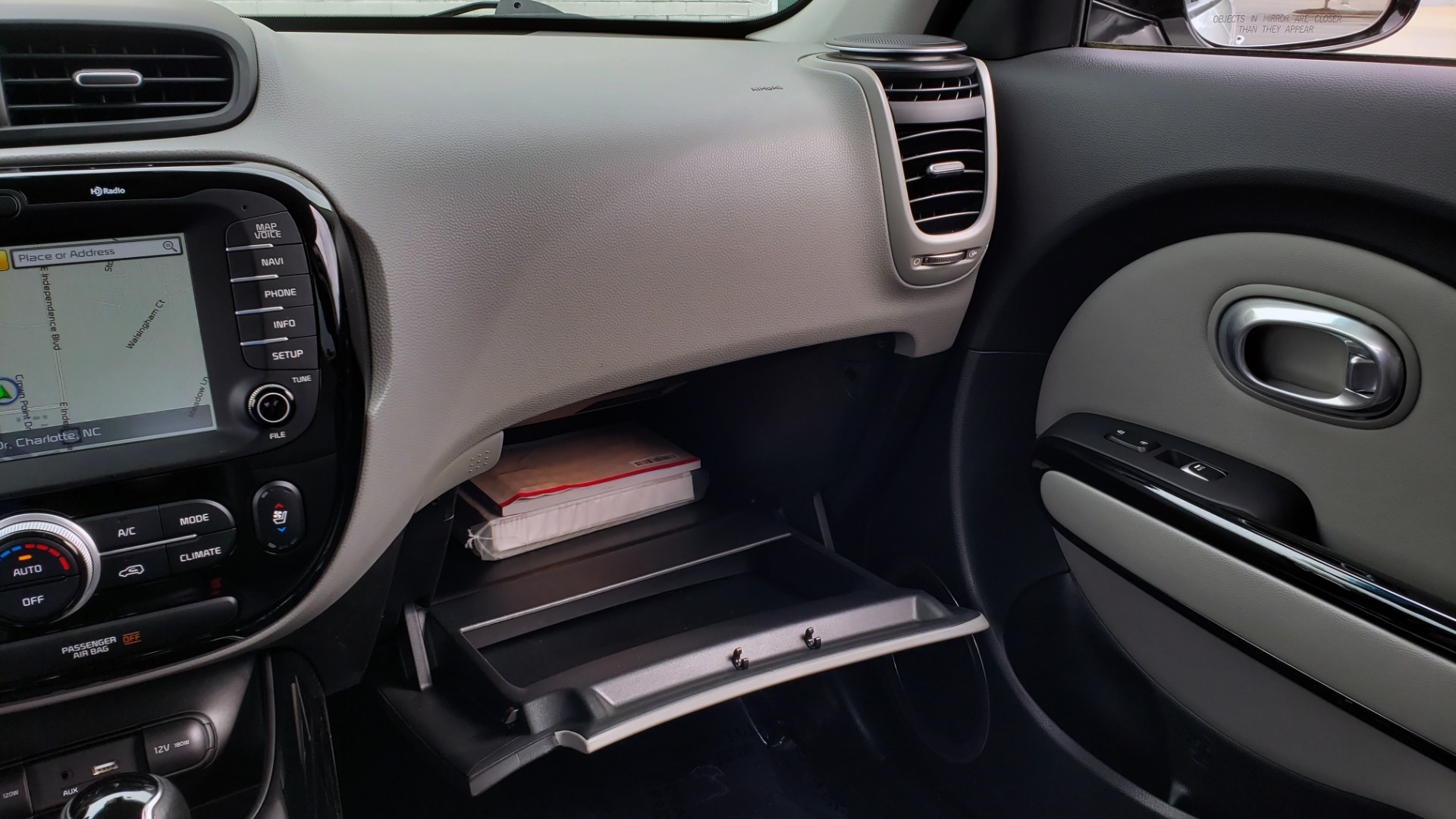 Used 2017 Kia SOUL PLUS / NAV / SUNROOF / LEATHER / HTD STS / REARVIEW for sale $16,995 at Formula Imports in Charlotte NC 28227 46