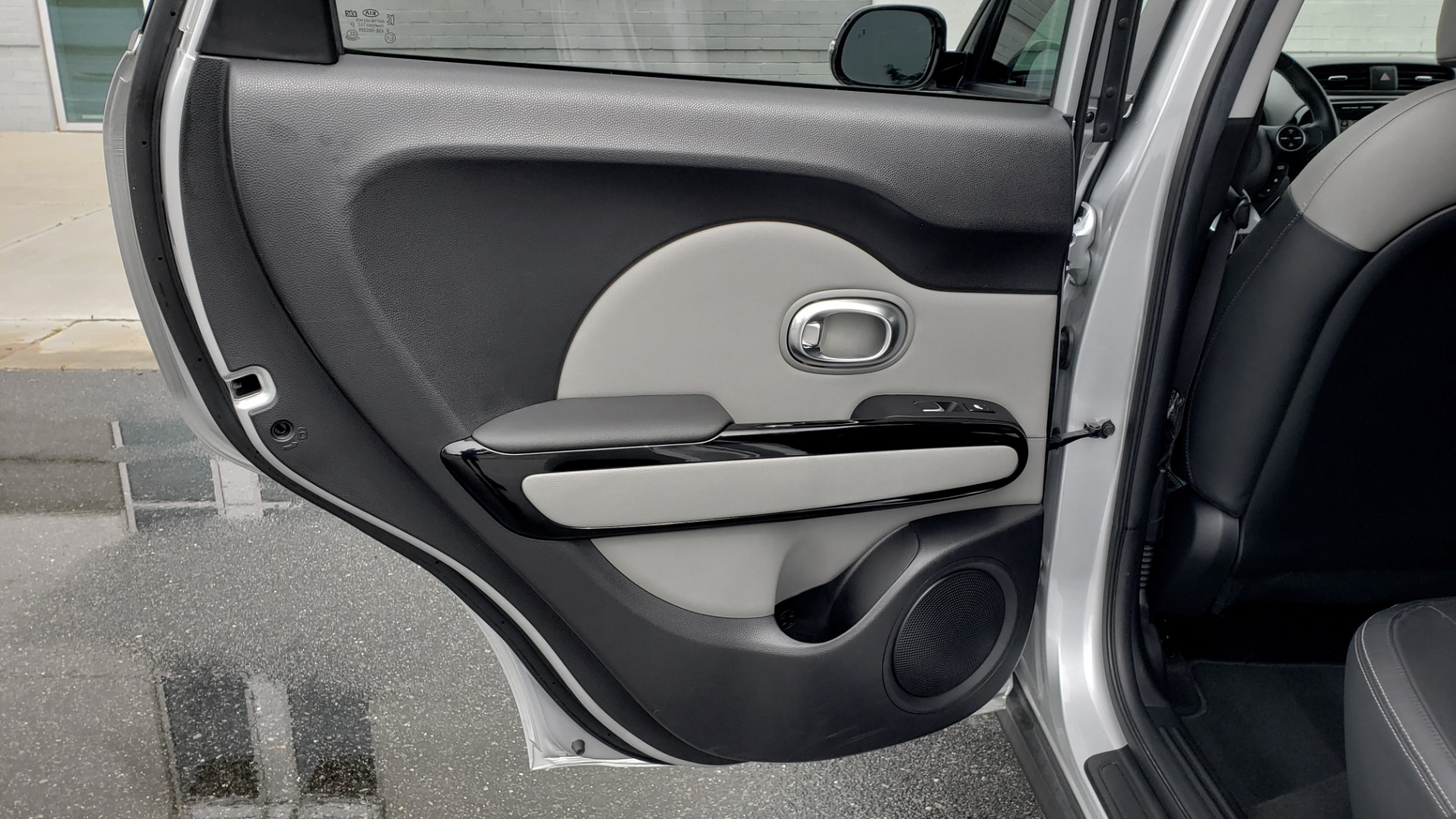 Used 2017 Kia SOUL PLUS / NAV / SUNROOF / LEATHER / HTD STS / REARVIEW for sale $16,995 at Formula Imports in Charlotte NC 28227 52