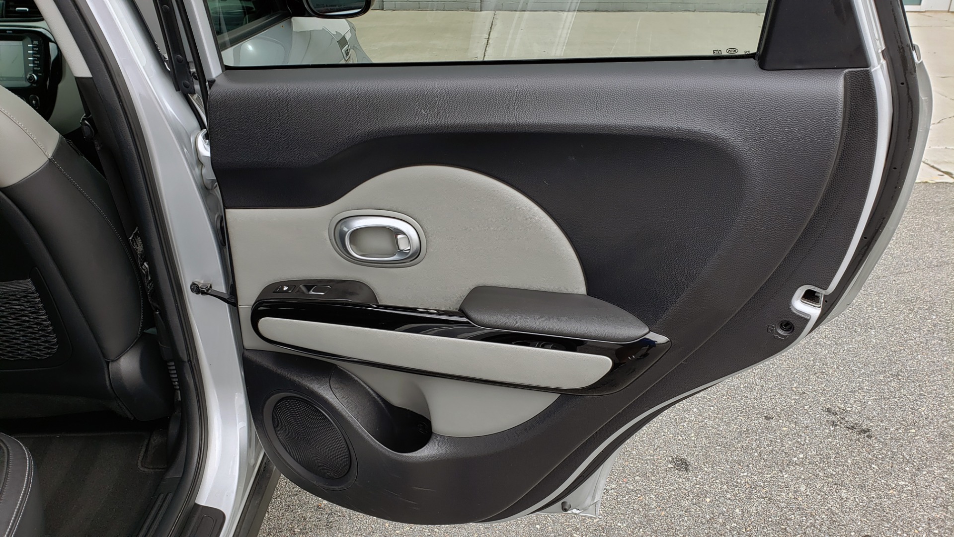 Used 2017 Kia SOUL PLUS / NAV / SUNROOF / LEATHER / HTD STS / REARVIEW for sale $16,995 at Formula Imports in Charlotte NC 28227 63