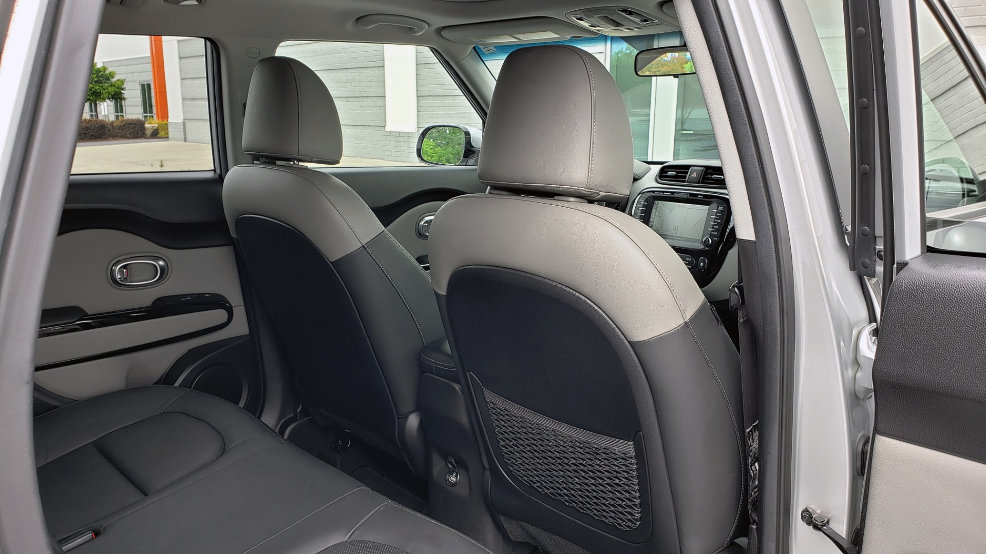 Used 2017 Kia SOUL PLUS / NAV / SUNROOF / LEATHER / HTD STS / REARVIEW for sale $16,995 at Formula Imports in Charlotte NC 28227 68