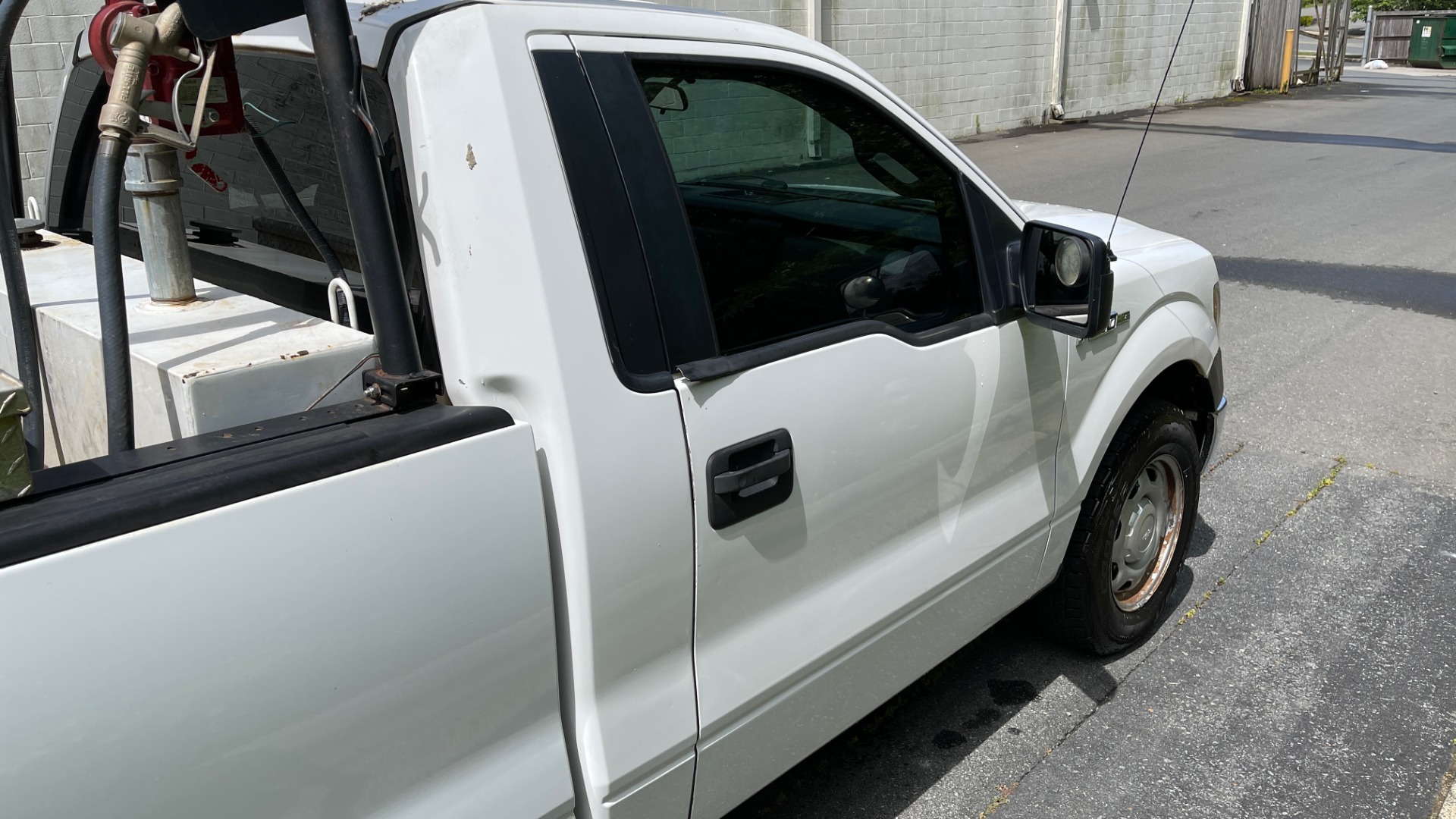 Used 2013 Ford F-150 XL / 2WD / V6 / AUTO / LONG BED / 145IN WB / WT / ROOF RACK / AUX TANK for sale Sold at Formula Imports in Charlotte NC 28227 21