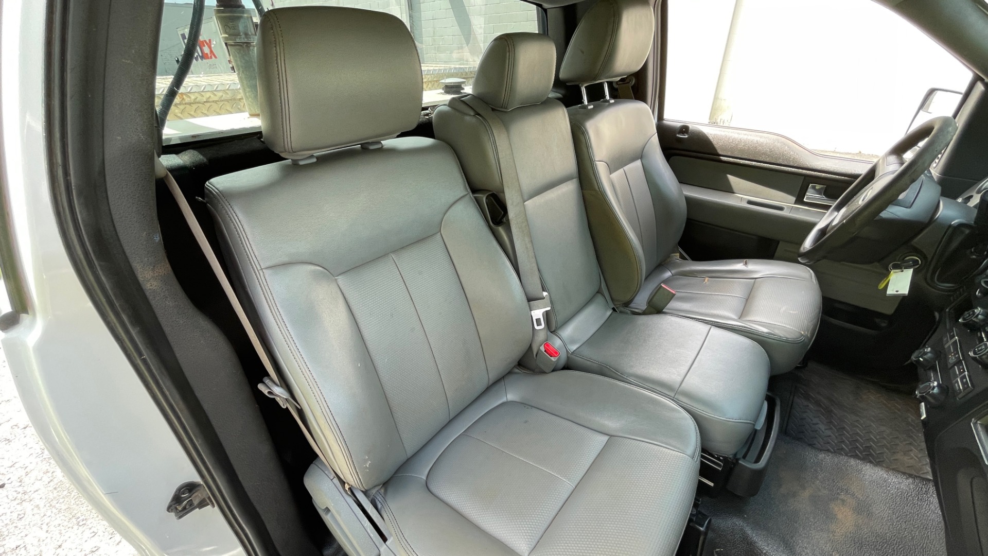 Used 2013 Ford F-150 XL / 2WD / V6 / AUTO / LONG BED / 145IN WB / WT / ROOF RACK / AUX TANK for sale Sold at Formula Imports in Charlotte NC 28227 25
