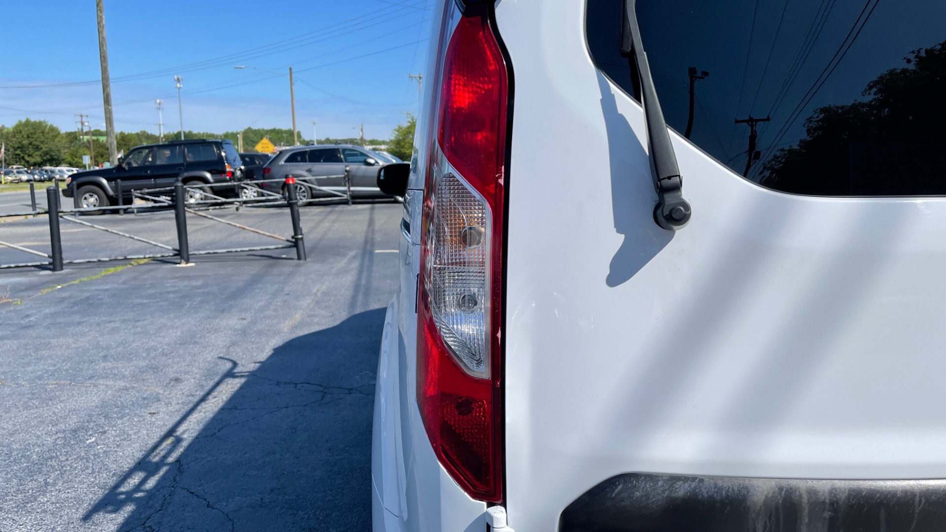 Used 2015 Ford TRANSIT CONNECT XLT CARGO VAN LWB / 2.5L 4-CYL / 6-SPD AUTO / ROOF RACK for sale Sold at Formula Imports in Charlotte NC 28227 11