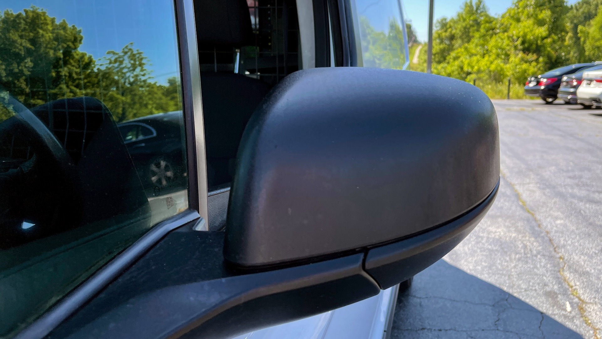 Used 2015 Ford TRANSIT CONNECT XLT CARGO VAN LWB / 2.5L 4-CYL / 6-SPD AUTO / ROOF RACK for sale Sold at Formula Imports in Charlotte NC 28227 16