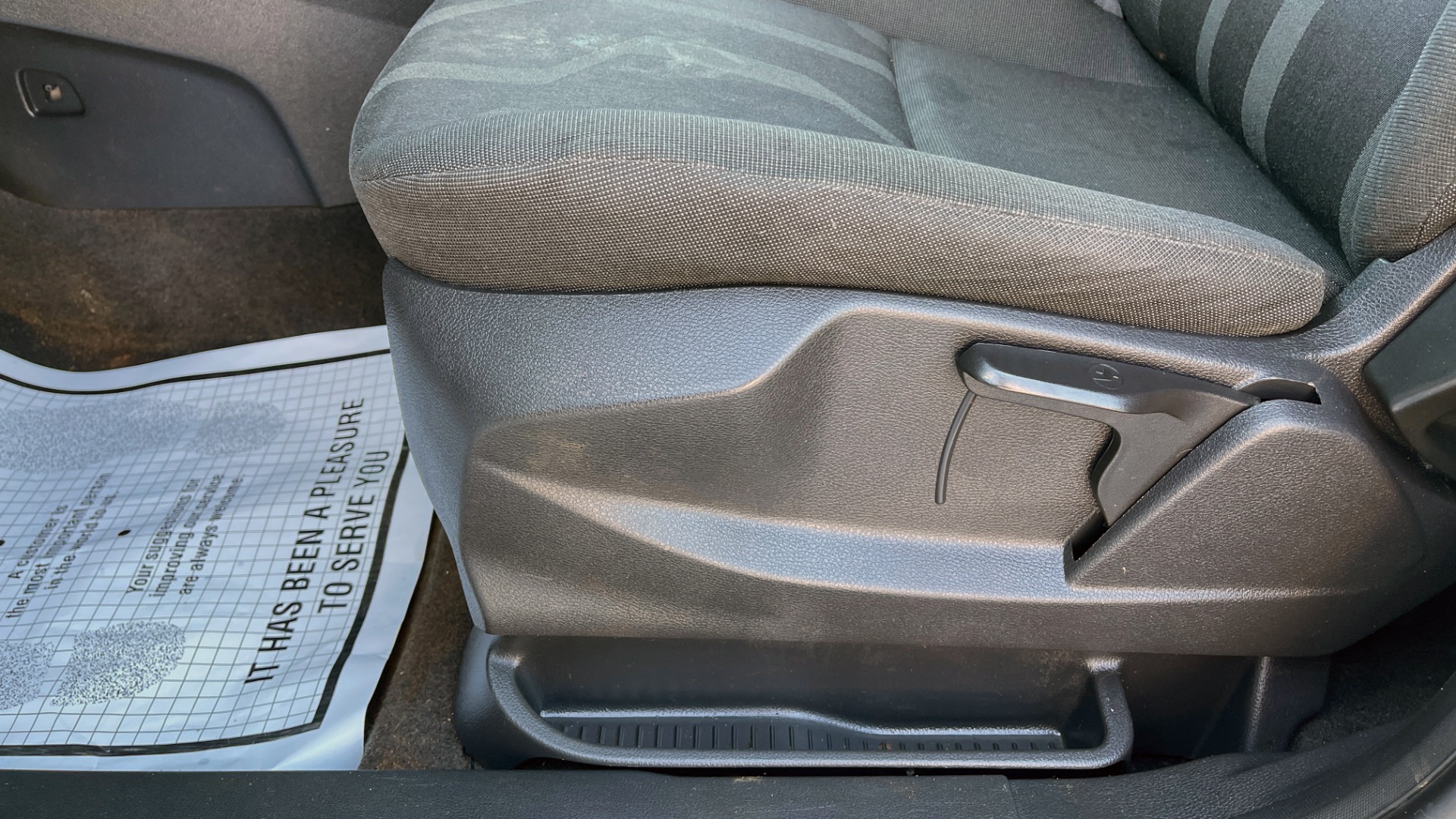 Used 2015 Ford TRANSIT CONNECT XLT CARGO VAN LWB / 2.5L 4-CYL / 6-SPD AUTO / ROOF RACK for sale Sold at Formula Imports in Charlotte NC 28227 23