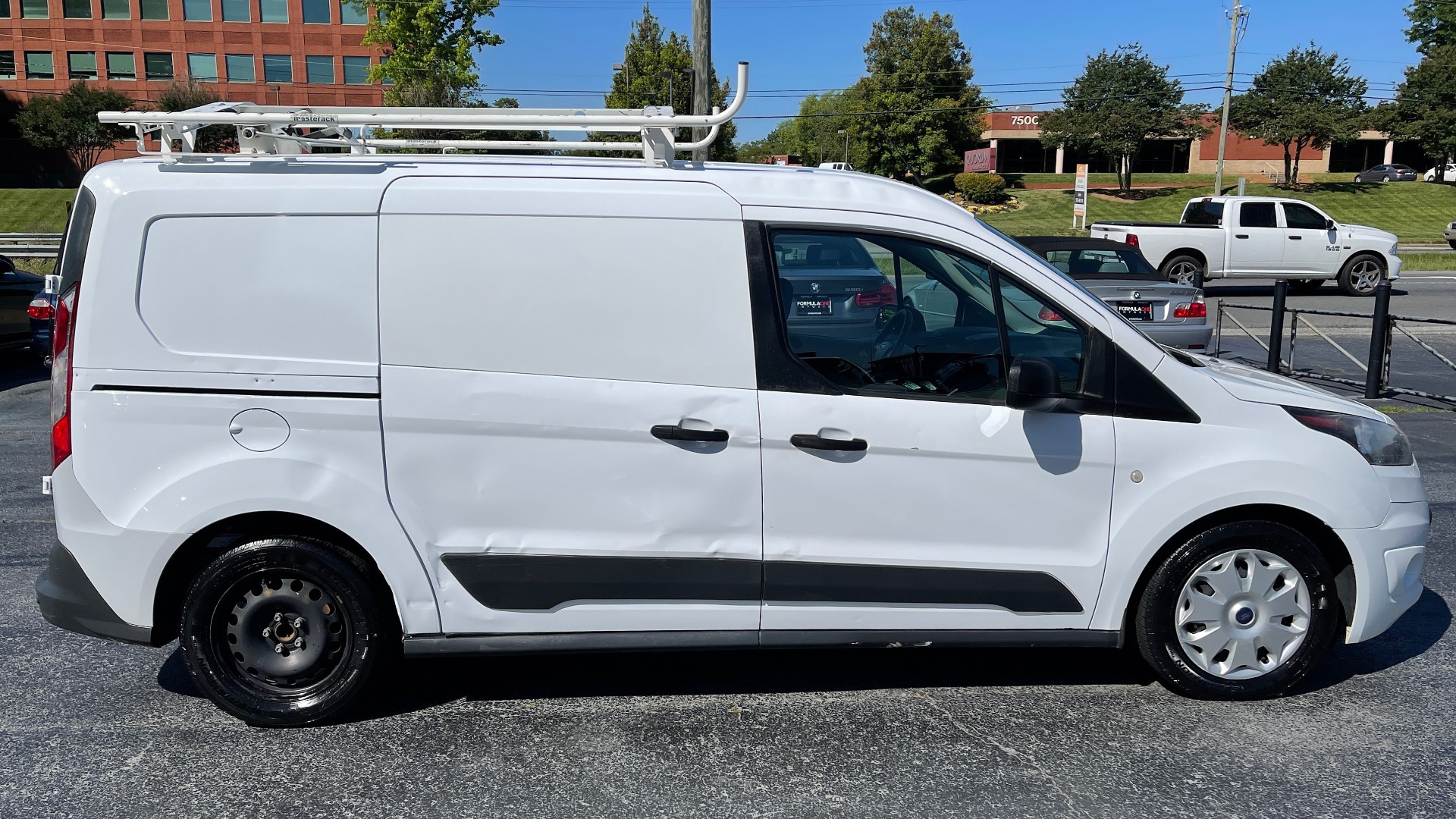 Used 2015 Ford TRANSIT CONNECT XLT CARGO VAN LWB / 2.5L 4-CYL / 6-SPD AUTO / ROOF RACK for sale Sold at Formula Imports in Charlotte NC 28227 4